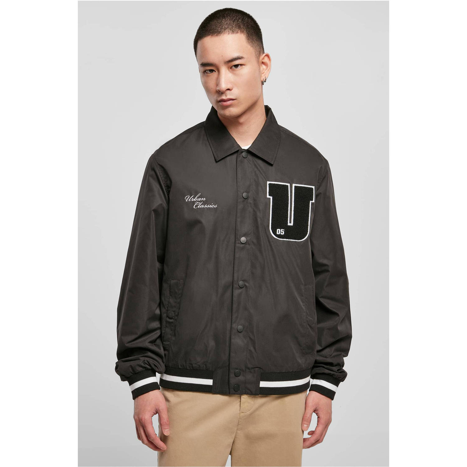 Urban Classics bomberjack met printopdruk en patches zwart
