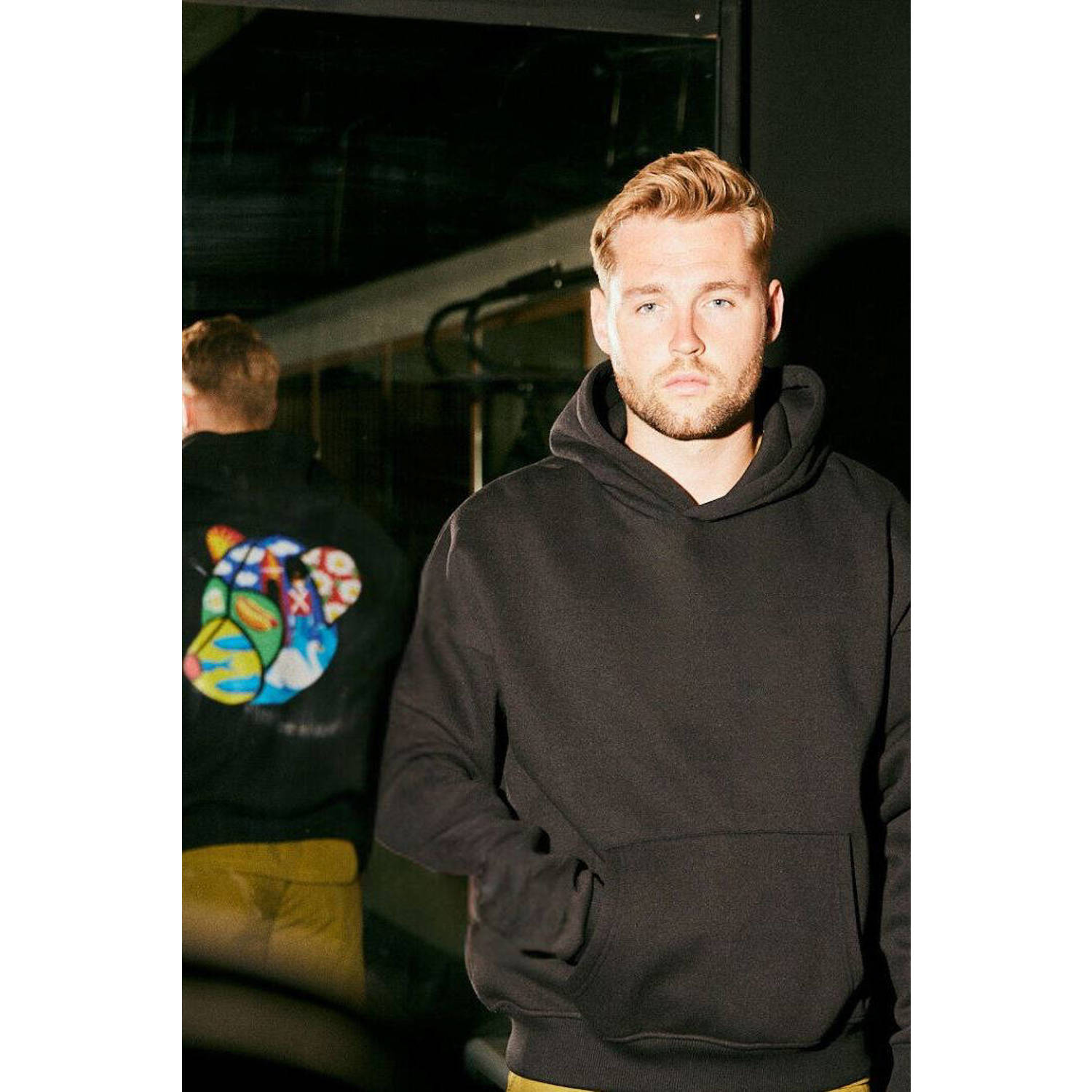 Tonsure hoodie zwart