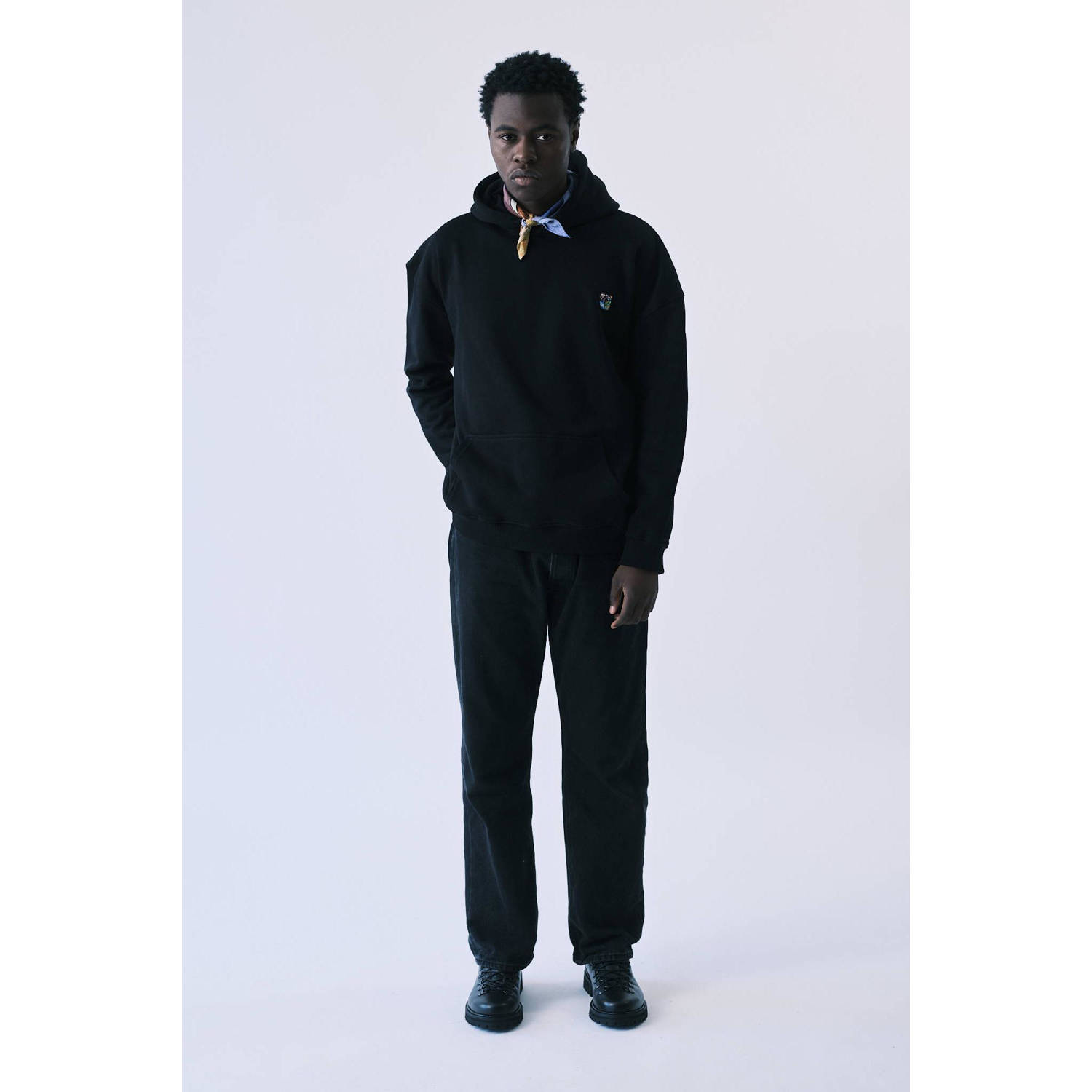 Tonsure hoodie zwart