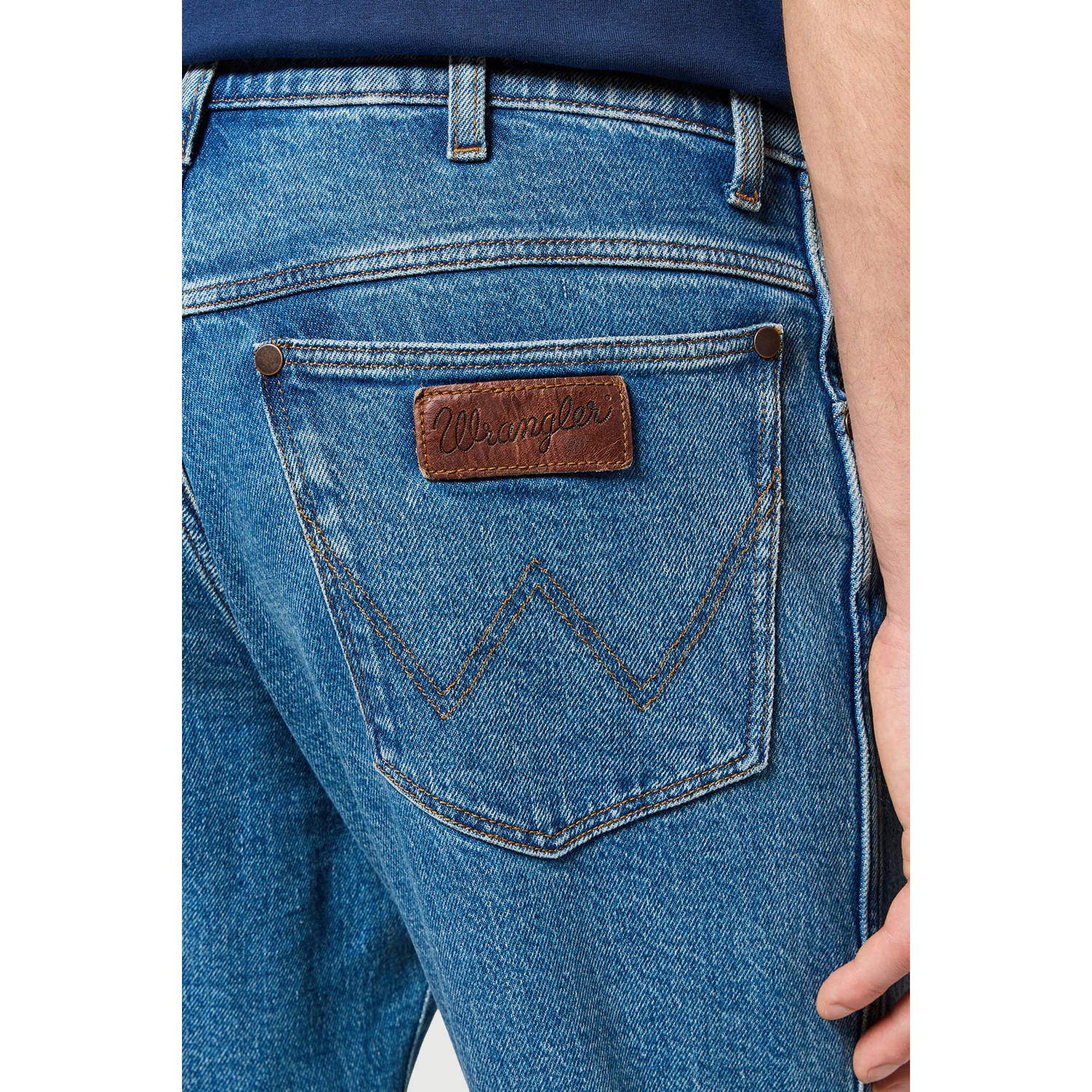 Wrangler tapered fit jeans River