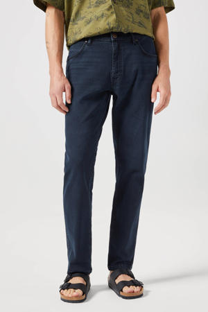 tapered fit jeans River