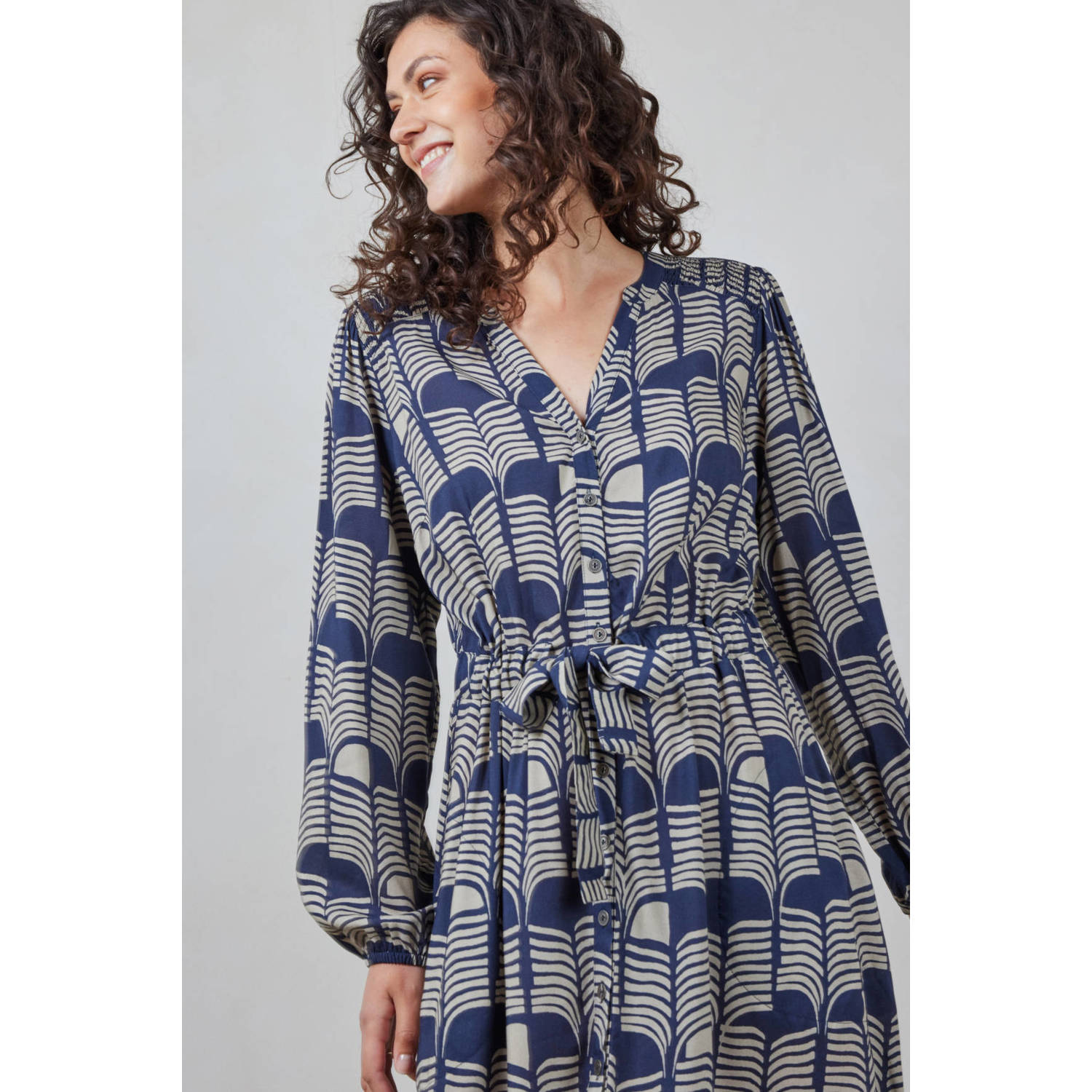 Didi jurk met all over print donkerblauw ecru