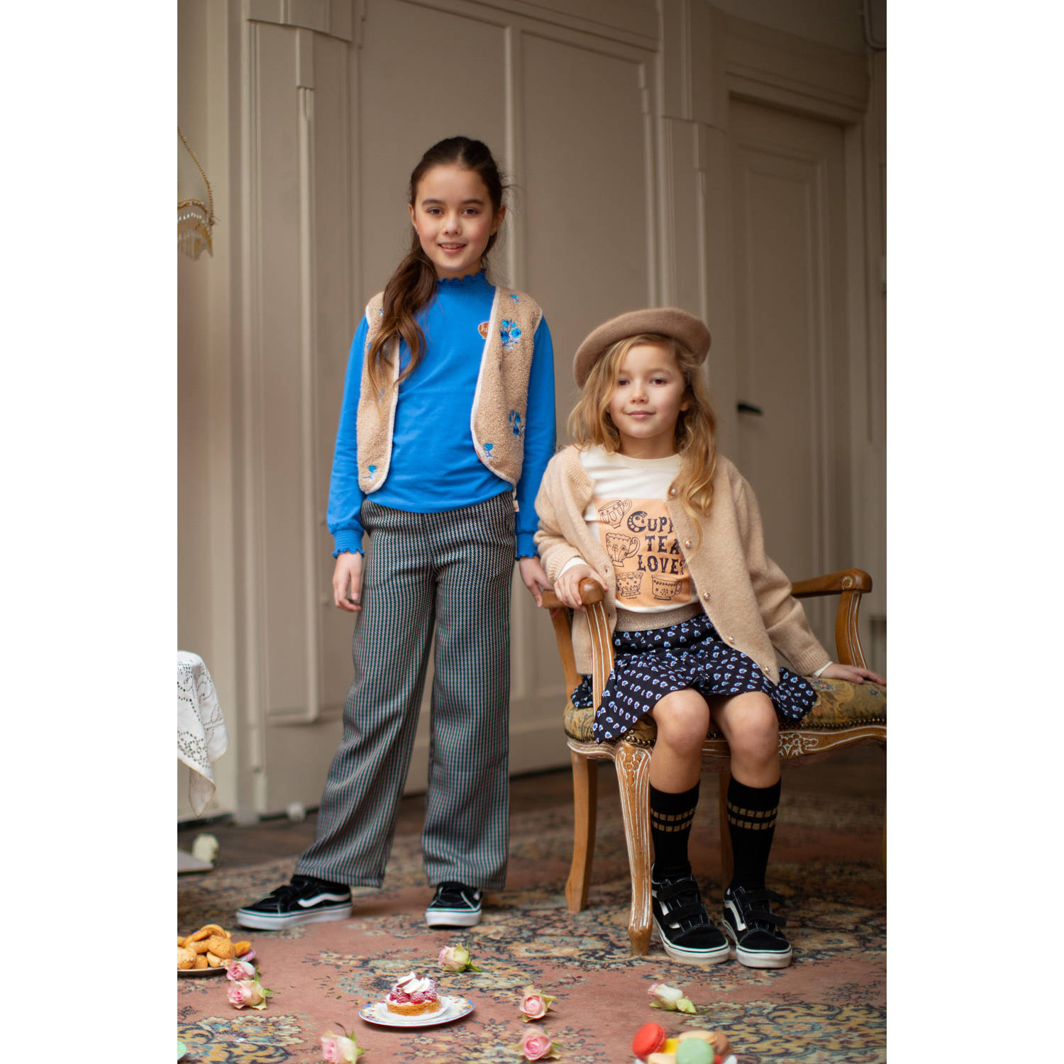 Moodstreet straight fit broek Belle met all over print zwart ecru