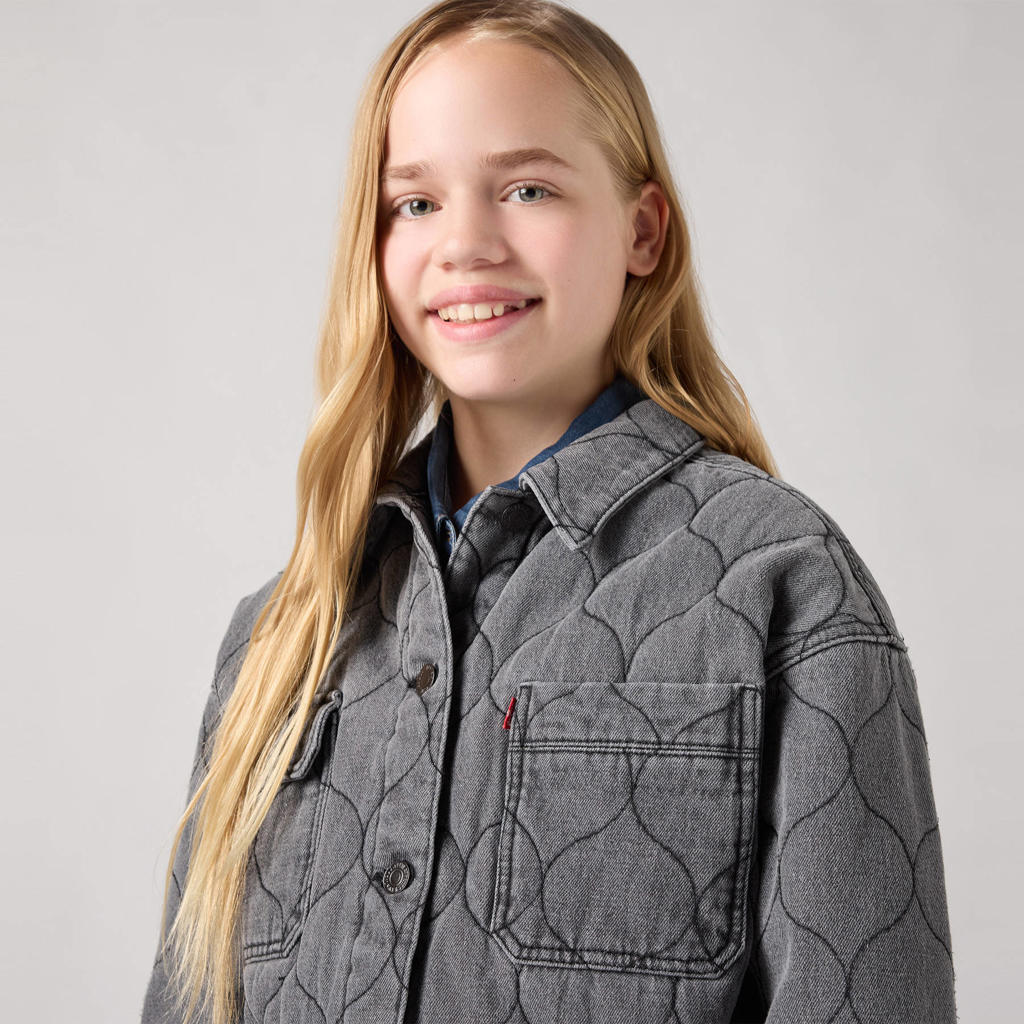 Grey denim meisjes Levi's Kids quilted spijkerjas van denim met effen, lange mouwen, klassieke kraag en knoopsluiting