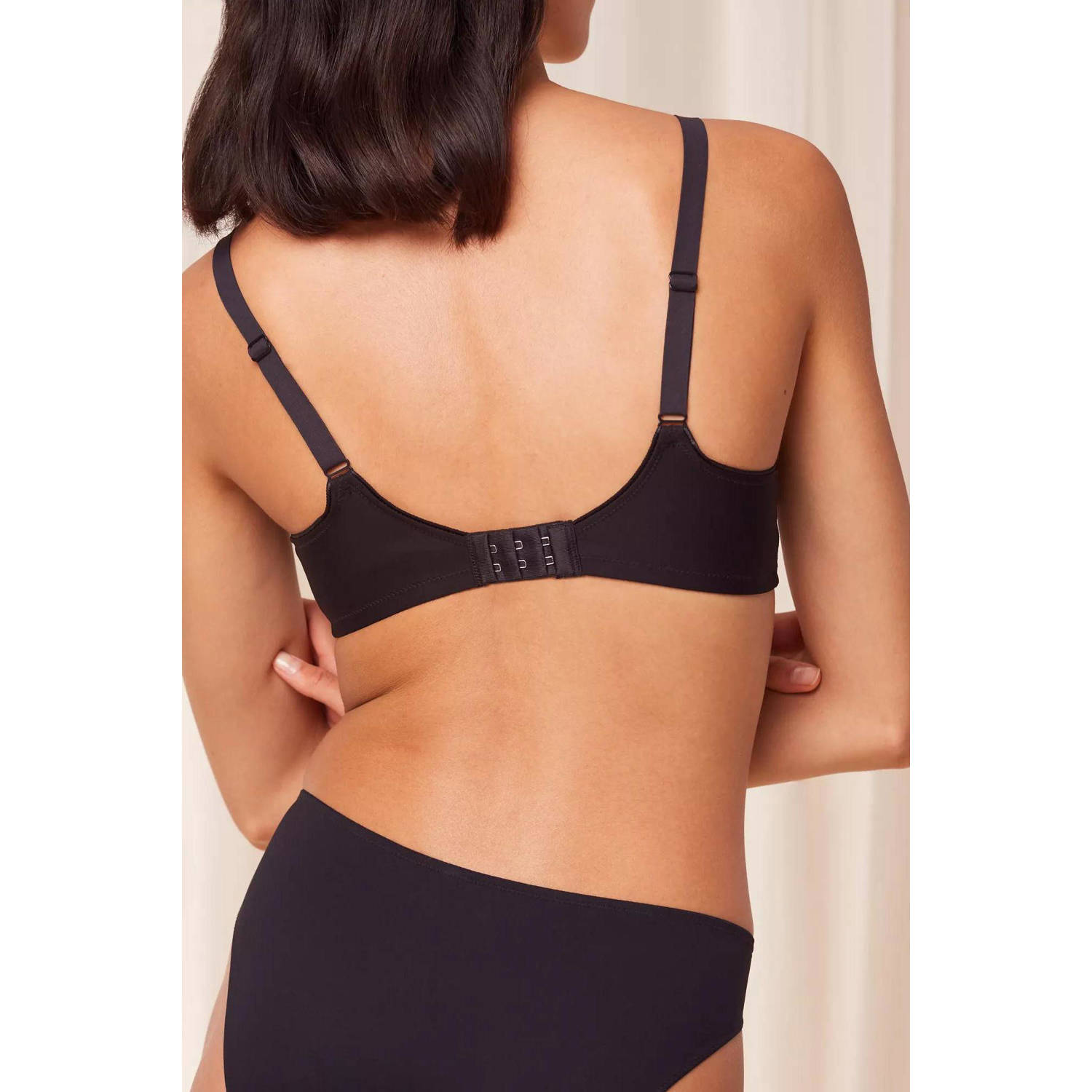 Triumph voorgevormde beugelbh Modern Lace zwart