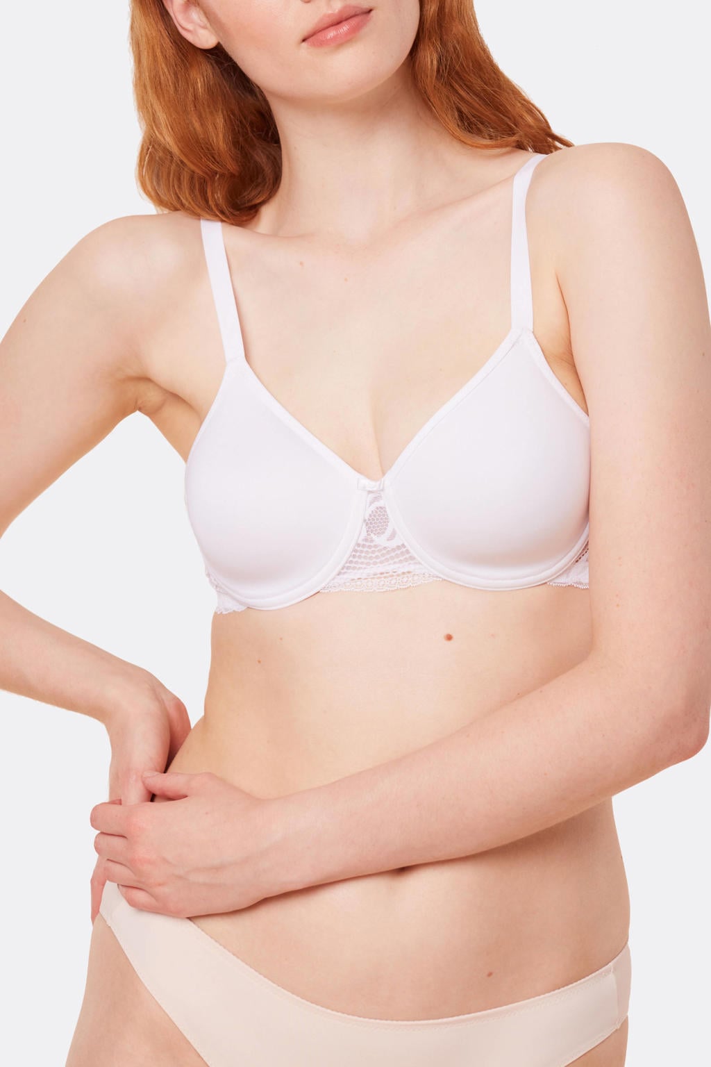 Triumph voorgevormde T-shirt-bh met beugel Modern Lace wit