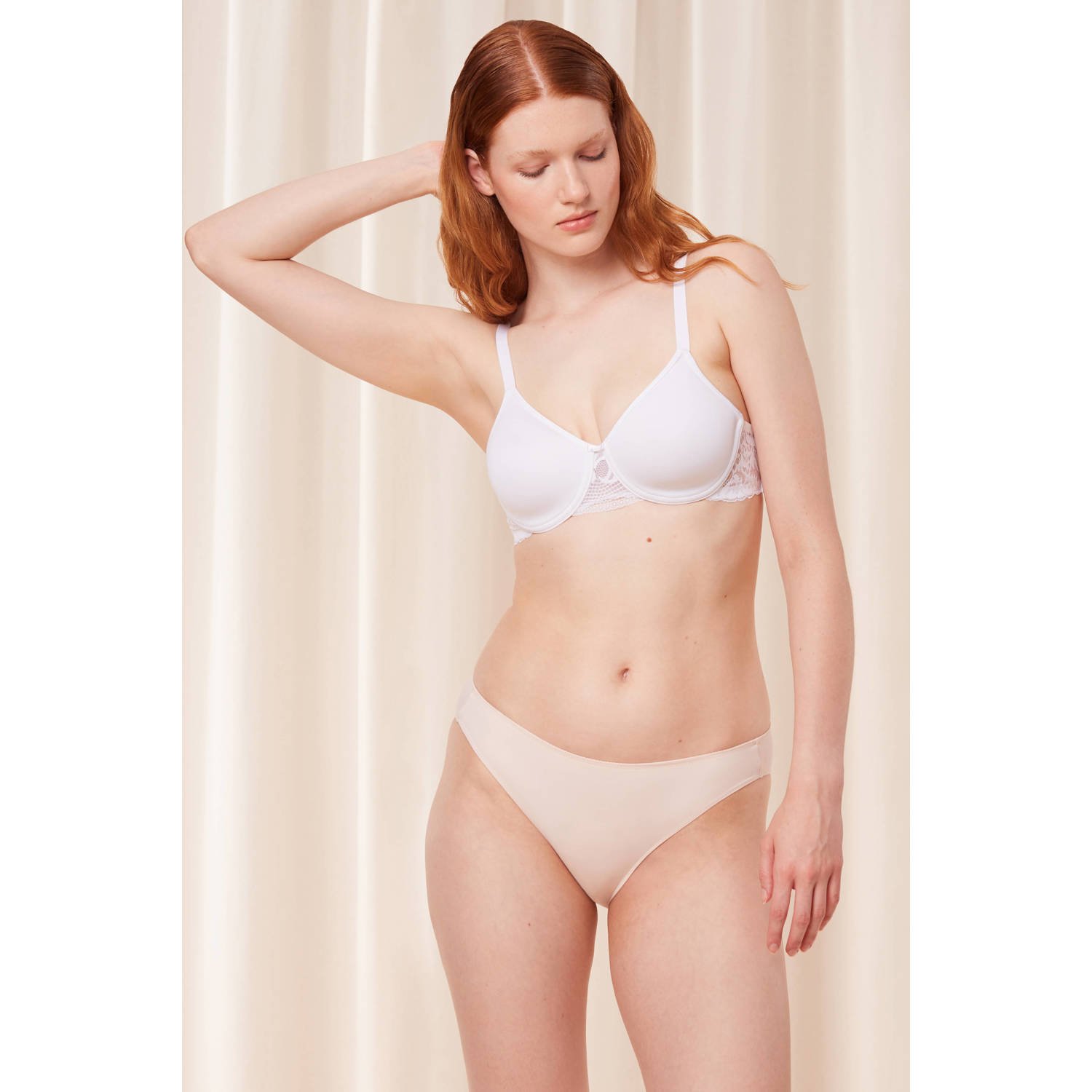 Triumph voorgevormde beugelbh Modern Lace wit