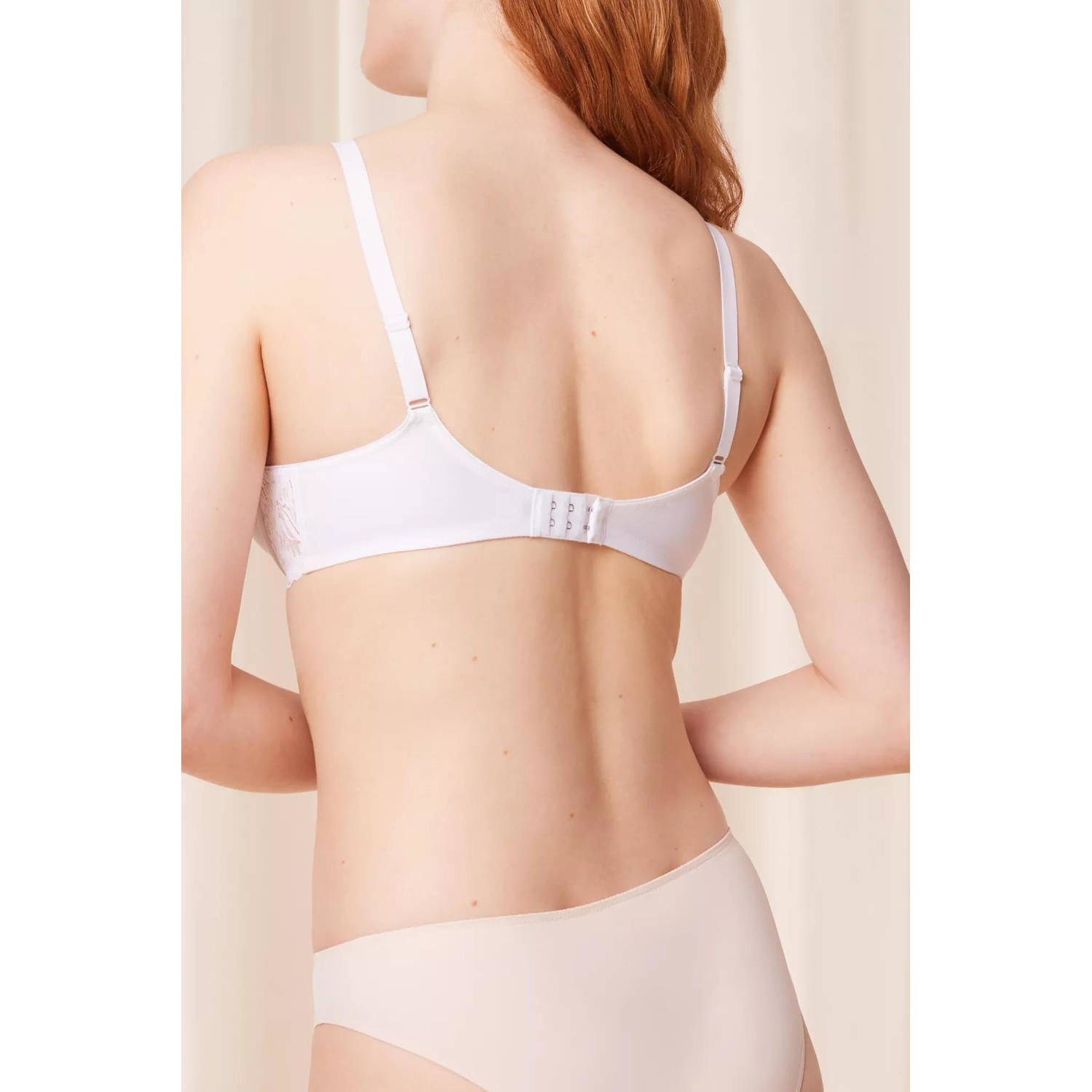 Triumph voorgevormde beugelbh Modern Lace wit