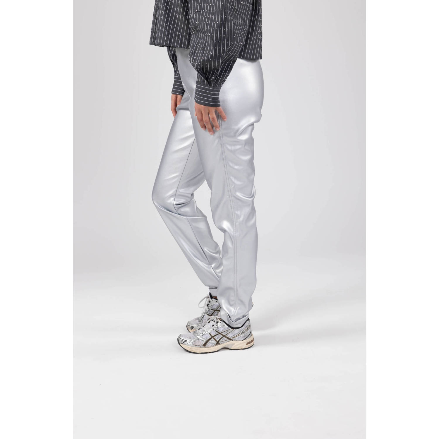 NUKUS slim fit broek Roos zilver