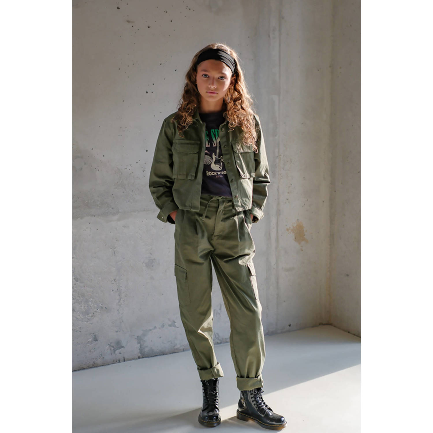 Like Flo Young coated tapered fit cargobroek Fien armygroen