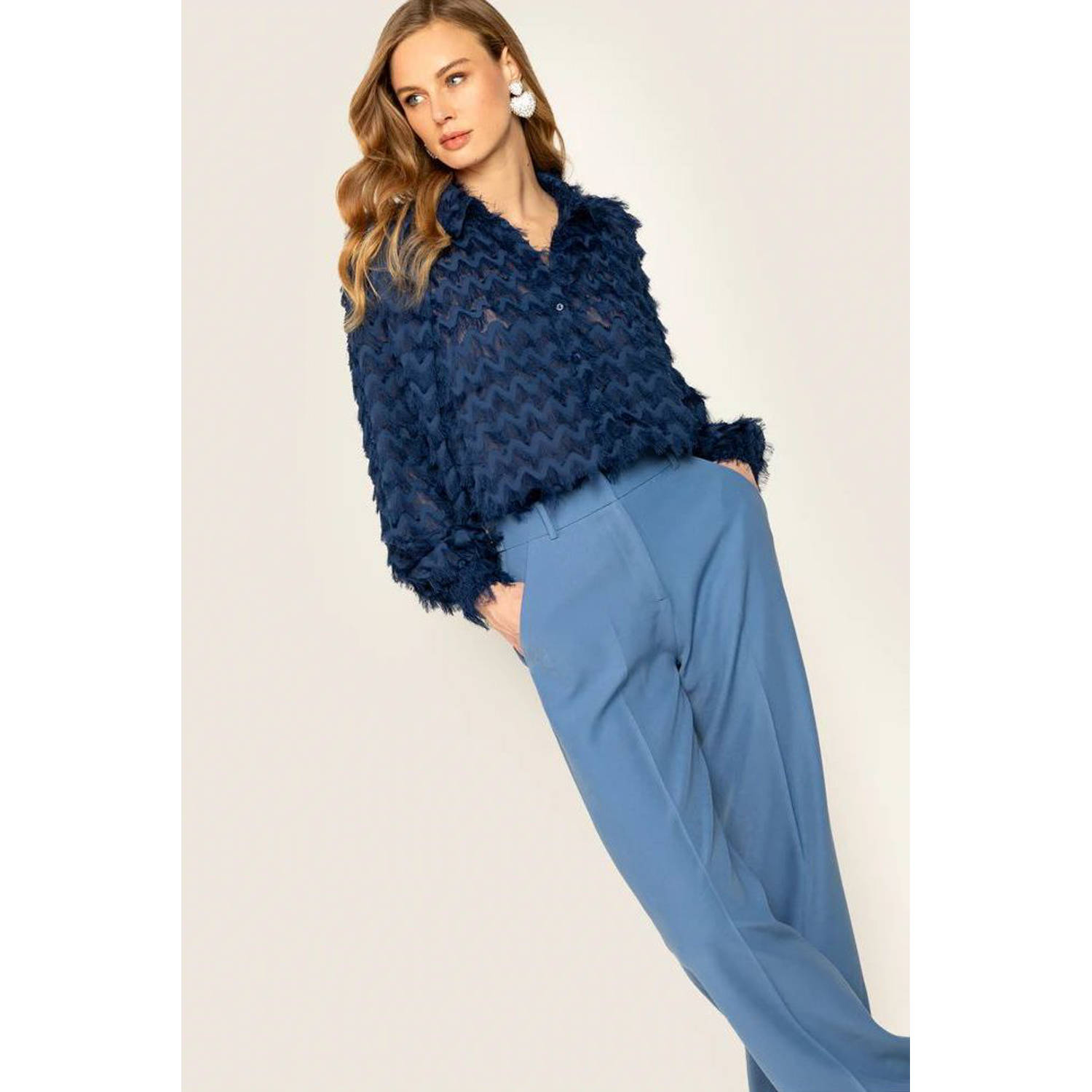 Freebird gebloemde blouse Kendall donkerblauw wit