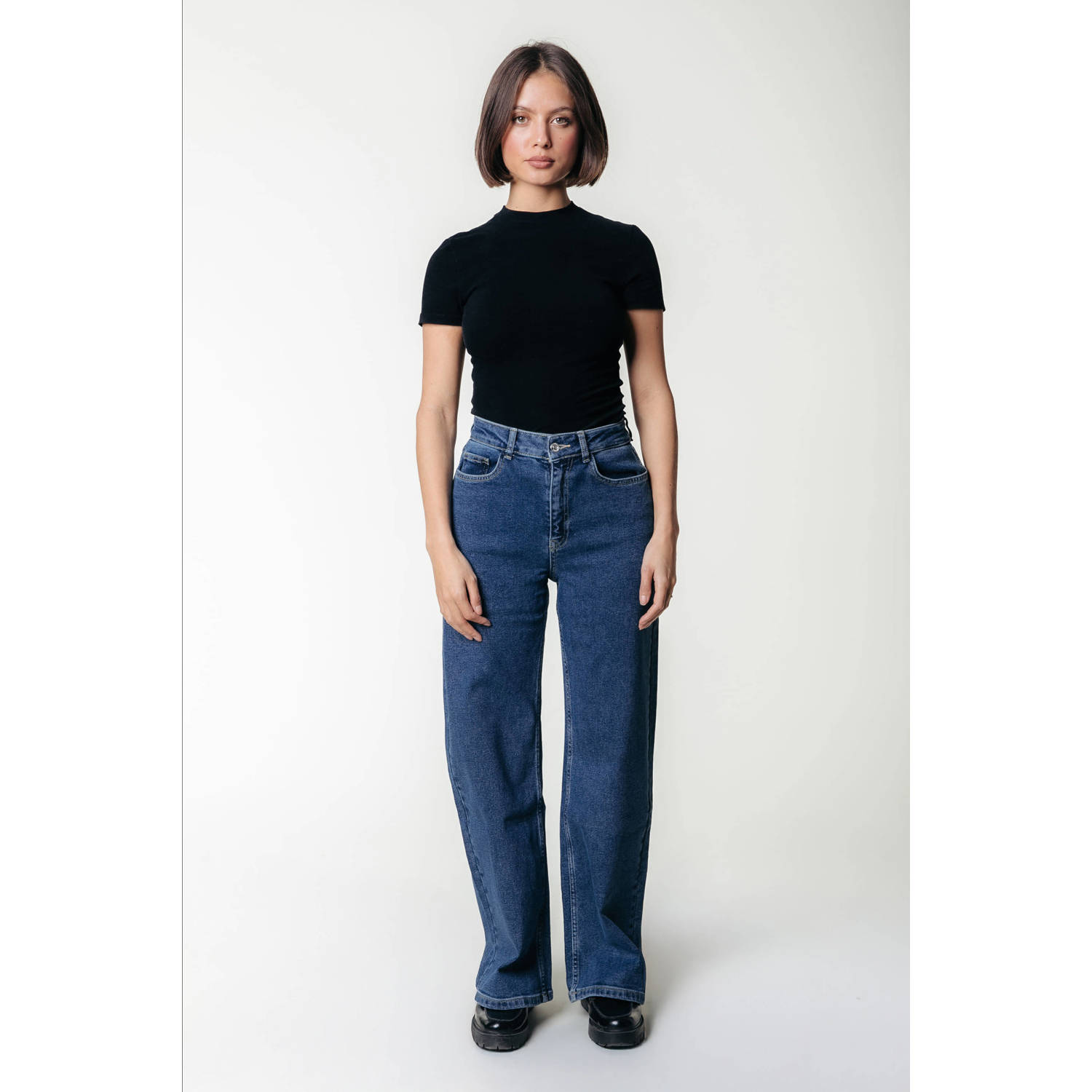 Colourful Rebel high waist straight leg jeans Gaias High Rise medium blue denim