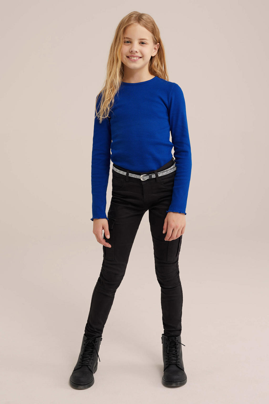 Blauwe meisjes WE Fashion longsleeve hardblauw van stretchkatoen met effen, lange mouwen en ronde hals