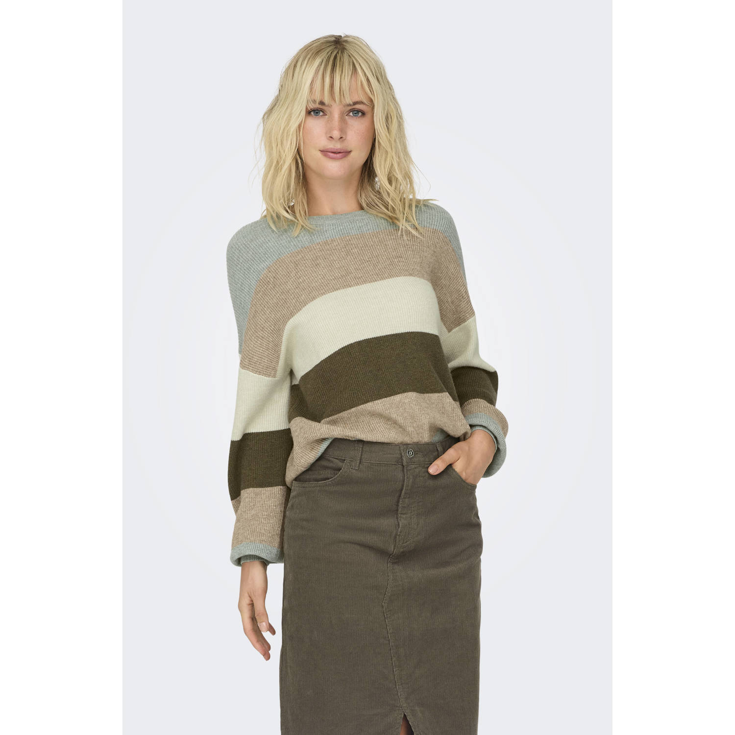 Only Comfort fit gebreide pullover met breed streepmotief en extra brede schouders modell 'ATIA'