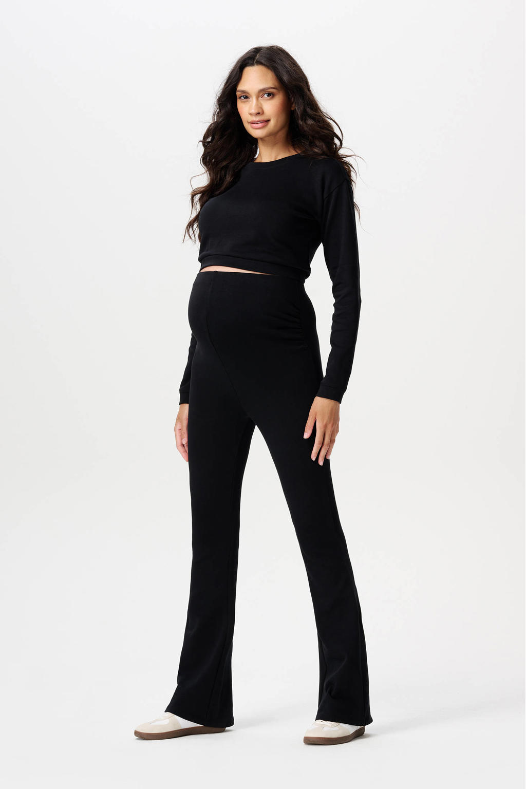 Zwarte dames Noppies maternity crop zwangerschaps- en voedingstop Leela met lange mouwen