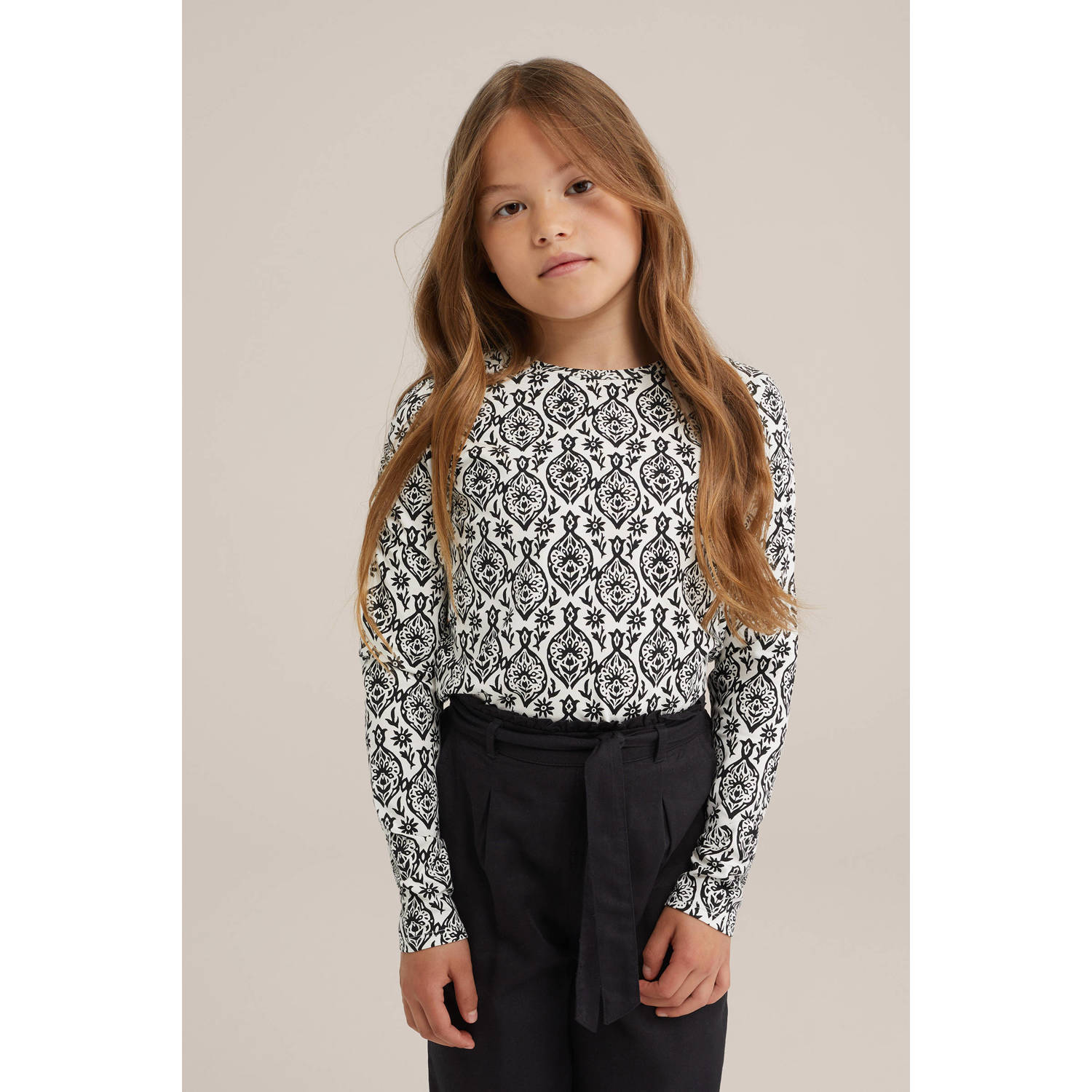WE Fashion all over print longsleeve black uni