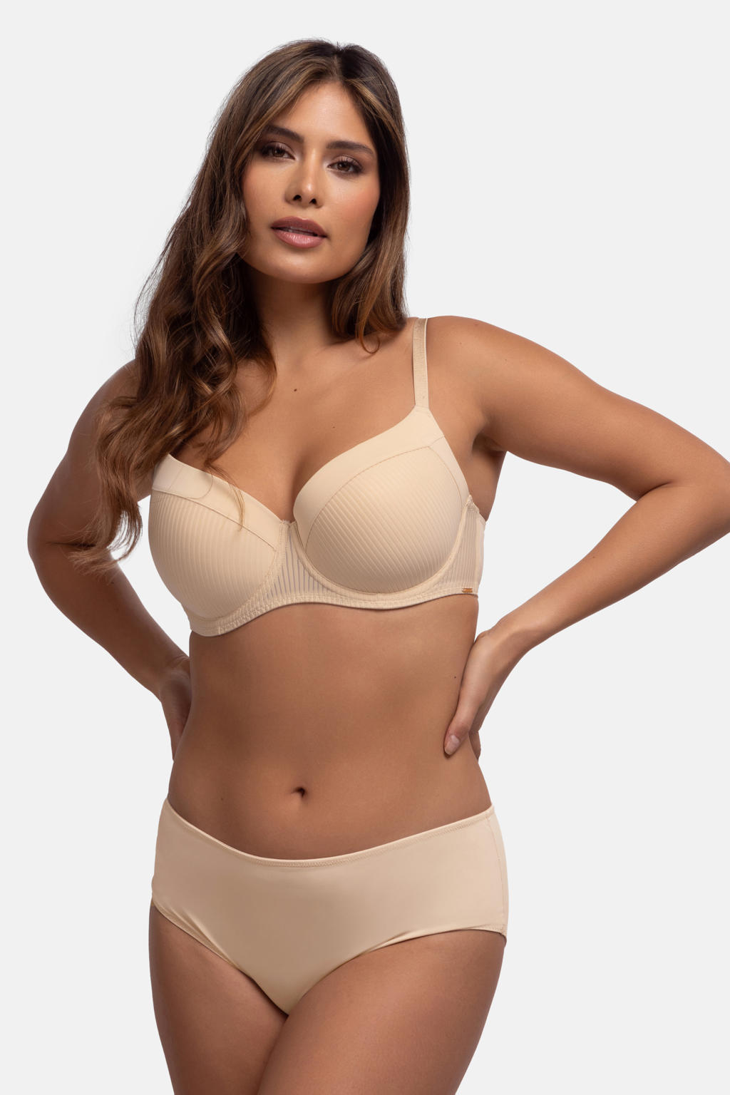 Dorina Curve voorgevormde T-shirt-bh met beugel Carmen beige