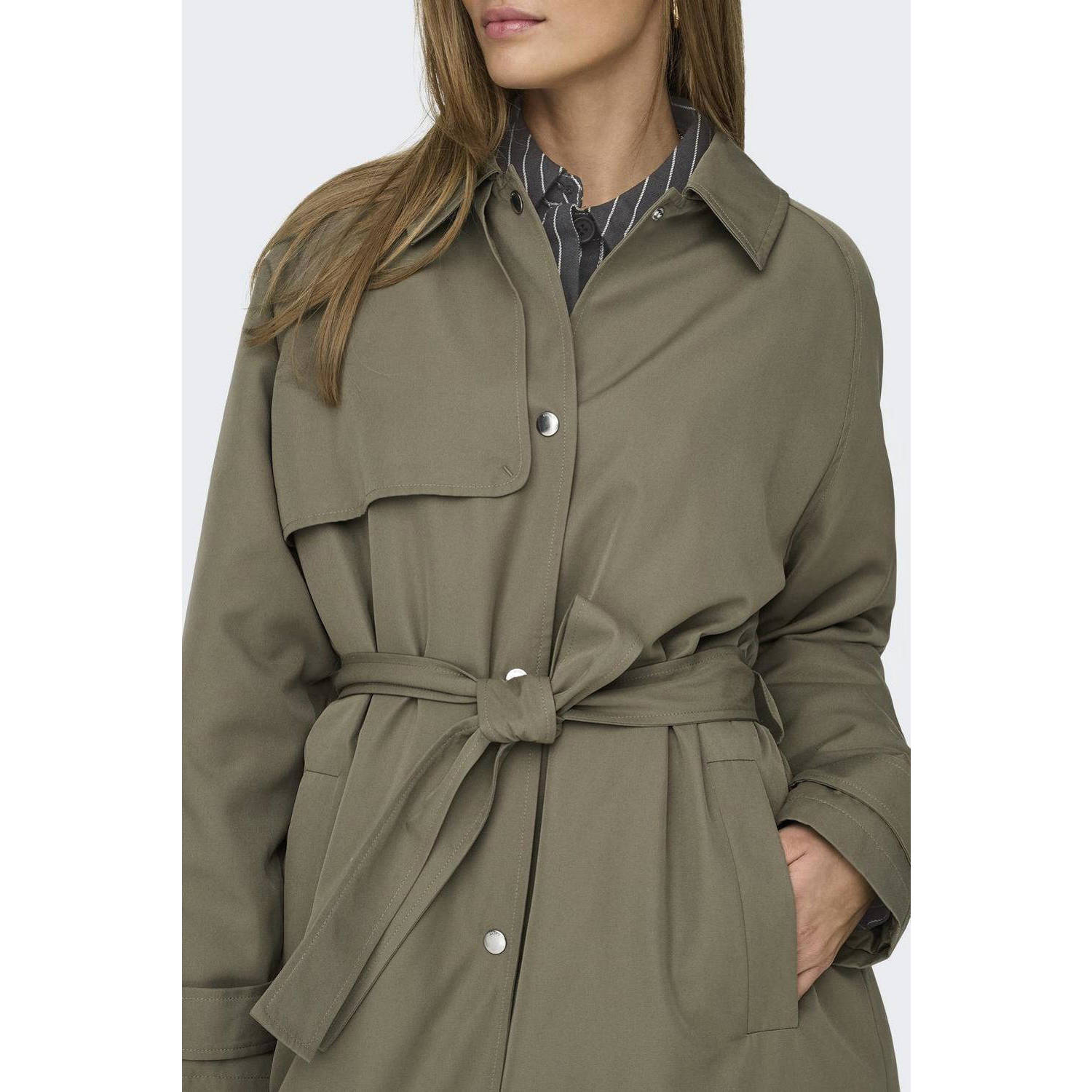 ONLY trenchcoat tussen ONLCHLOE bruin
