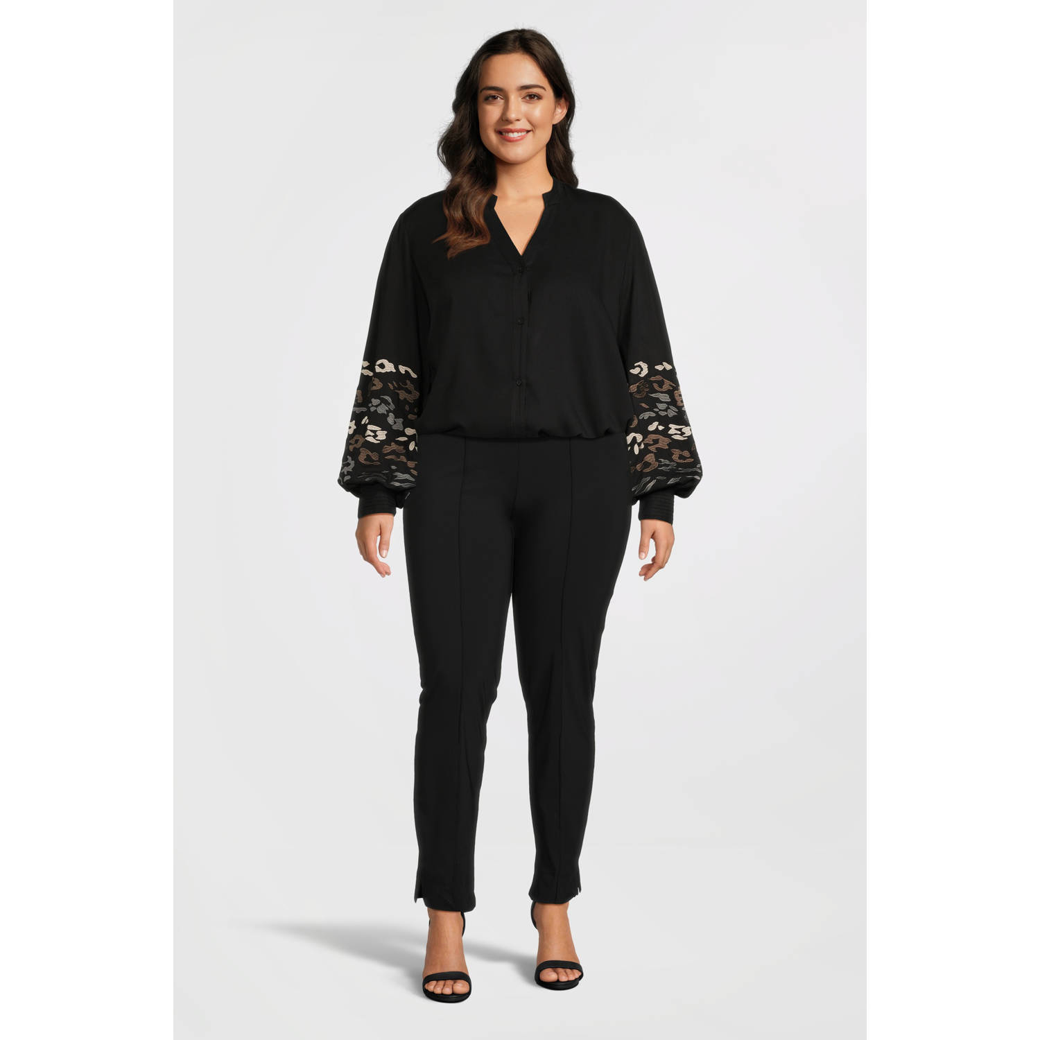 Exxcellent blouse met borduursels zwart