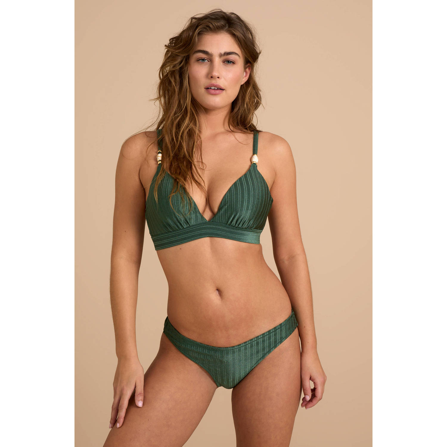 BEACHWAVE voorgevormde beugel bikinitop met ribstructuur groen