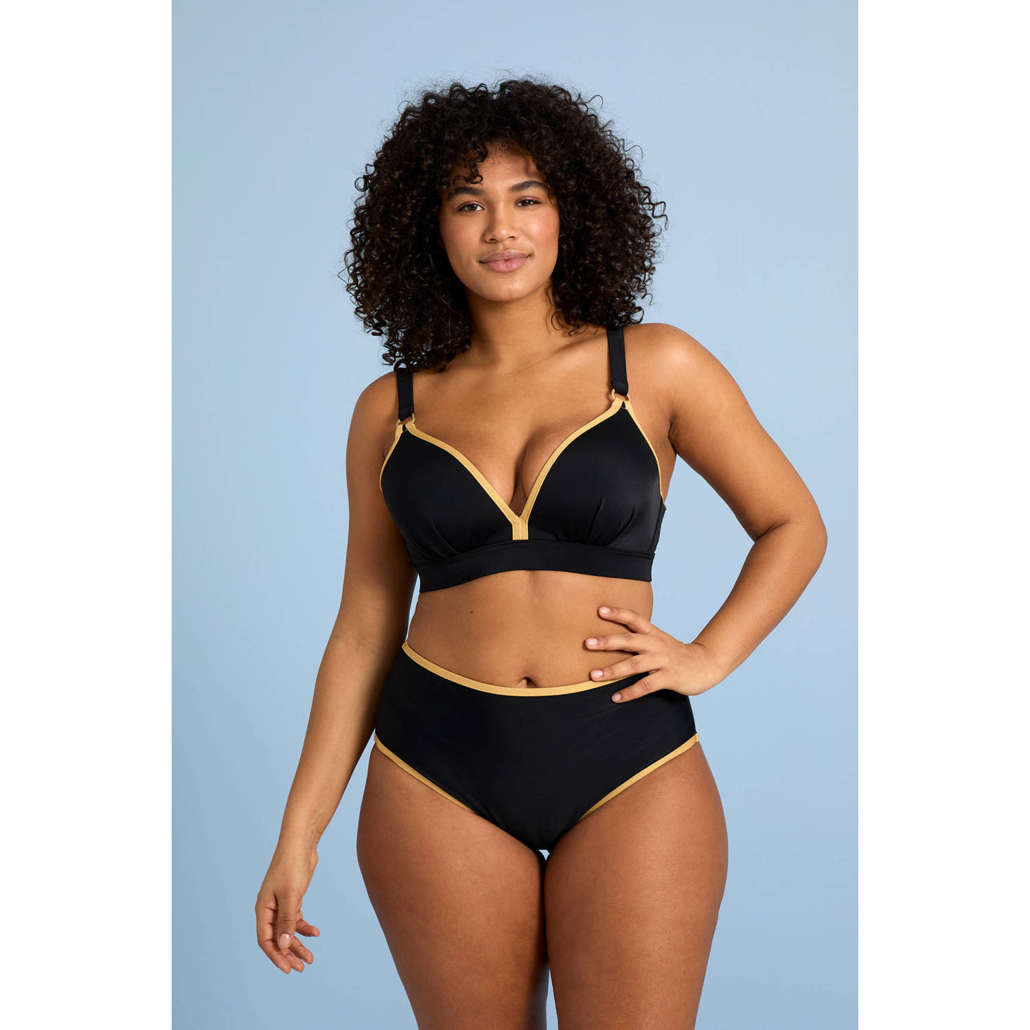 BEACHWAVE Curve high waist bikinibroekje zwart