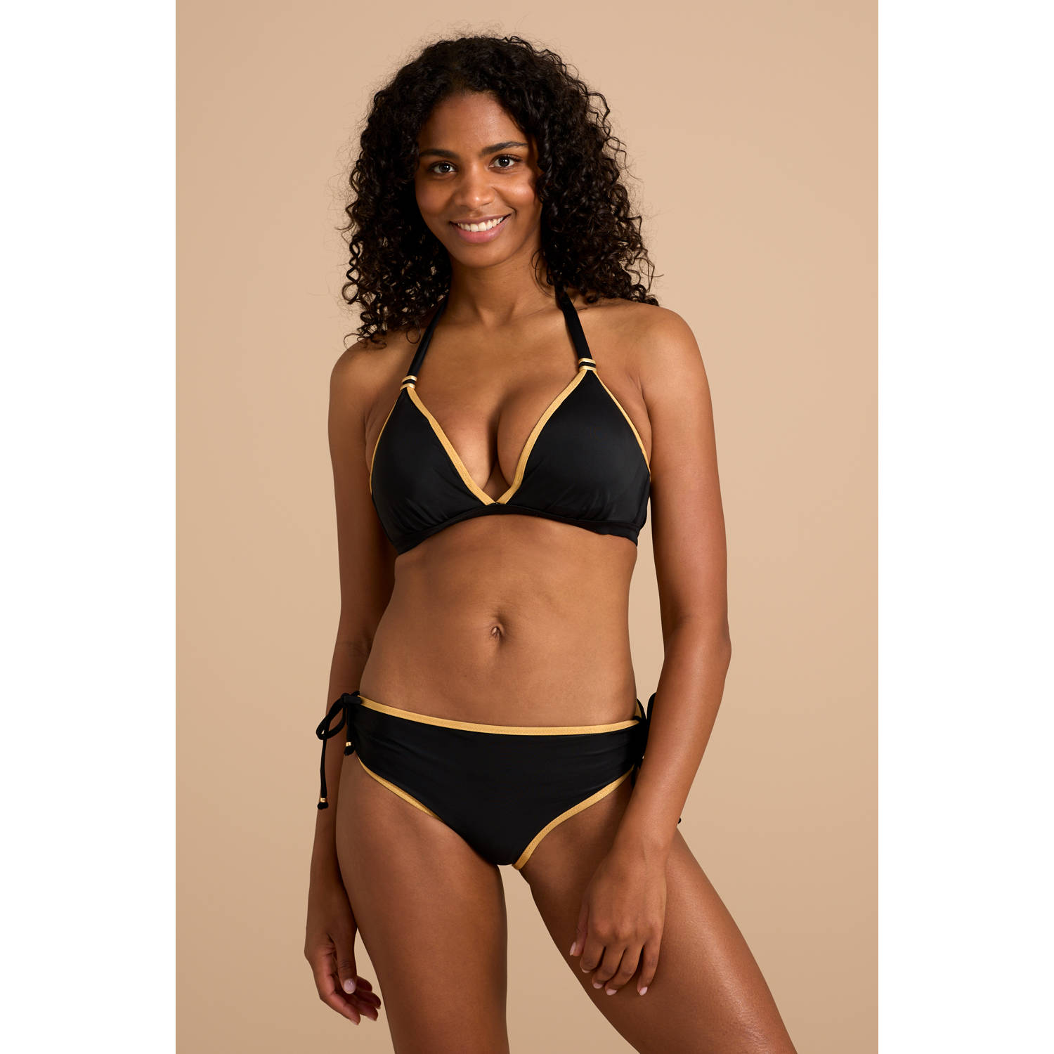 BEACHWAVE voorgevormde halter bikinitop zwart