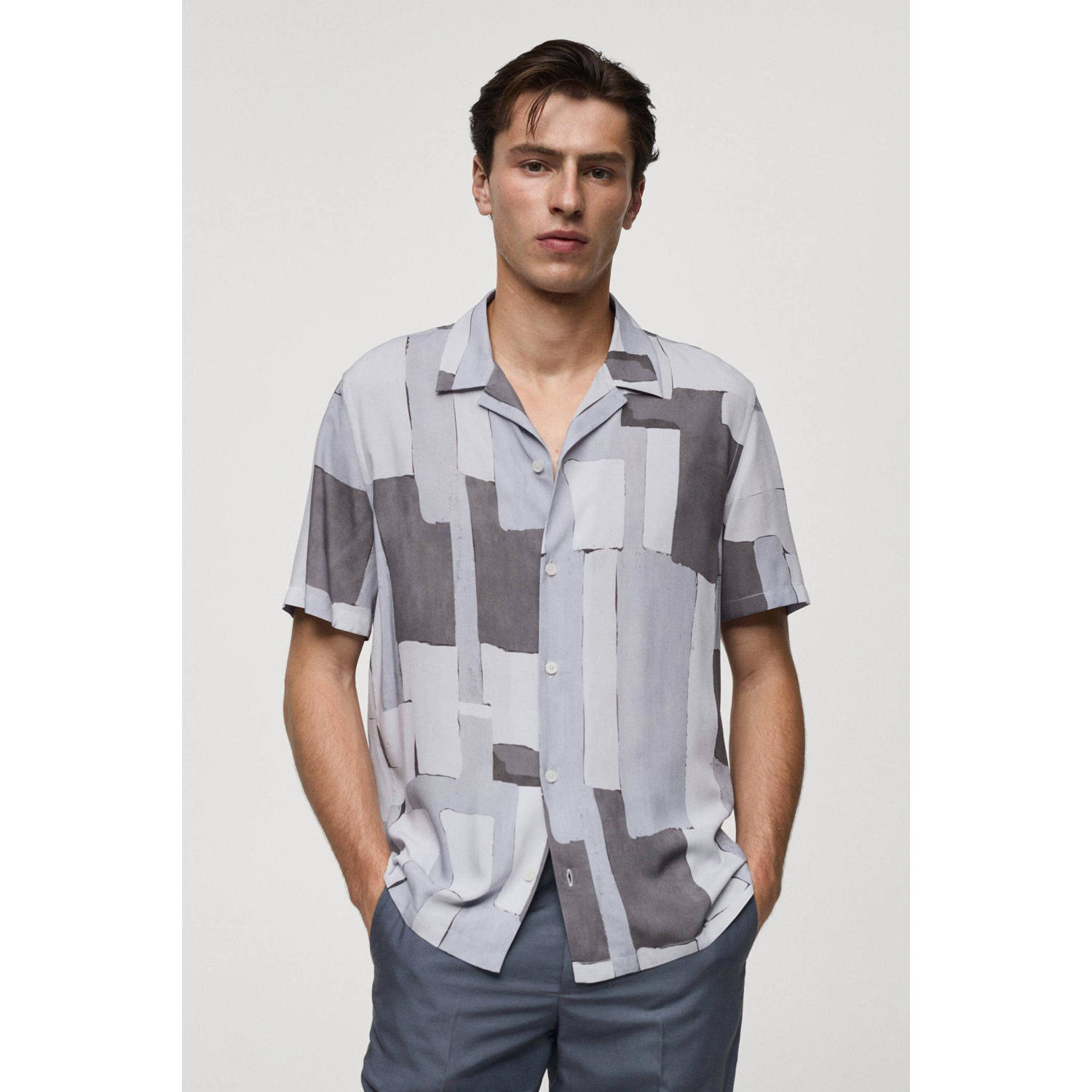 Mango Man regular fit overhemd met all over print grijs