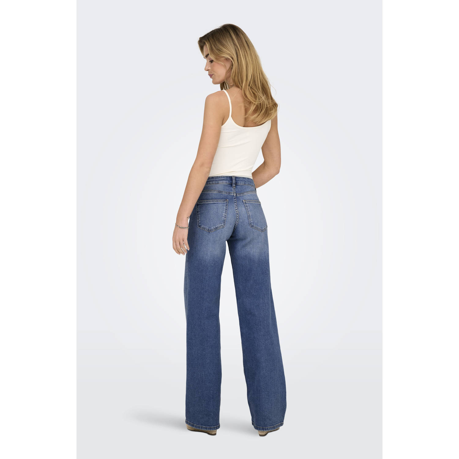 ONLY low waist wide leg jeans ONLJUDY medium blue denim