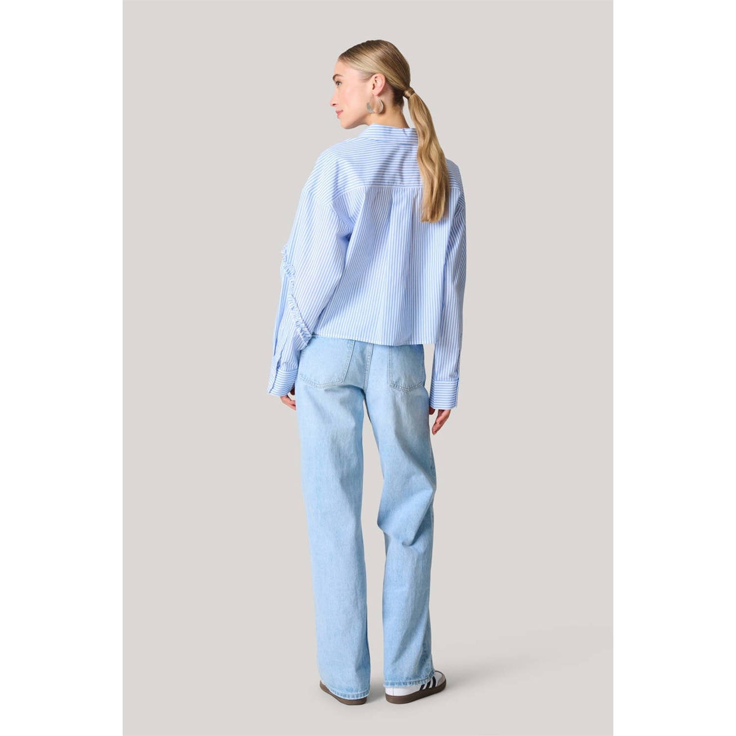 Shoeby gestreepte blouse lichtblauw wit