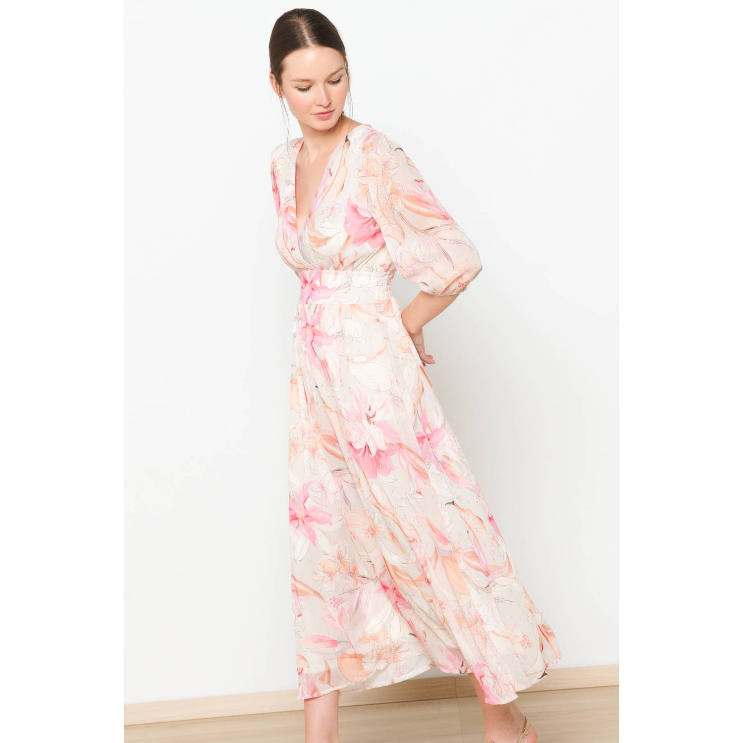 LOLALIZA gebloemde maxi jurk nude lotus