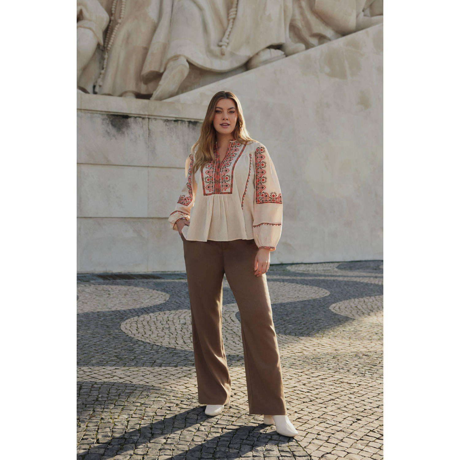 Exxcellent broderie top Adira zand