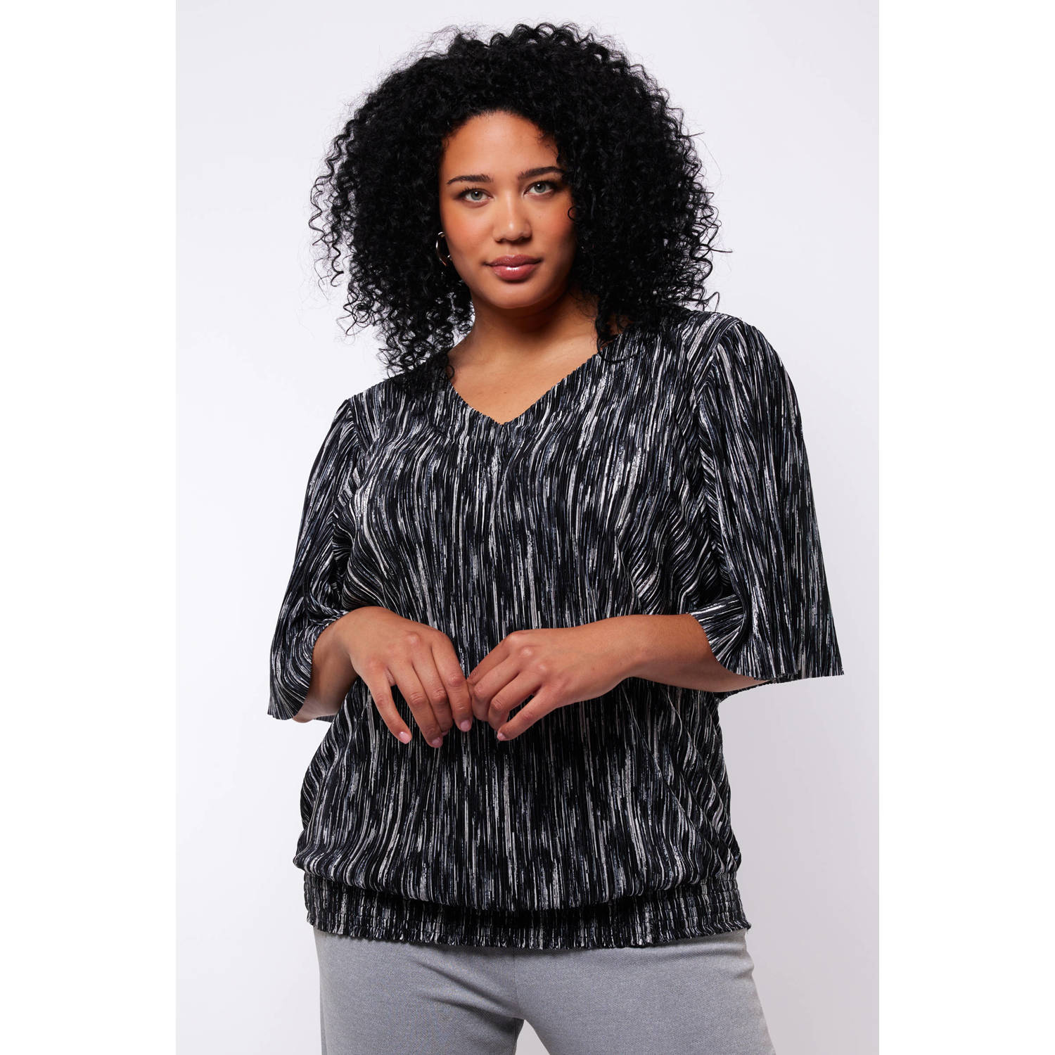 Exxcellent top met all over print donkerblauw wit