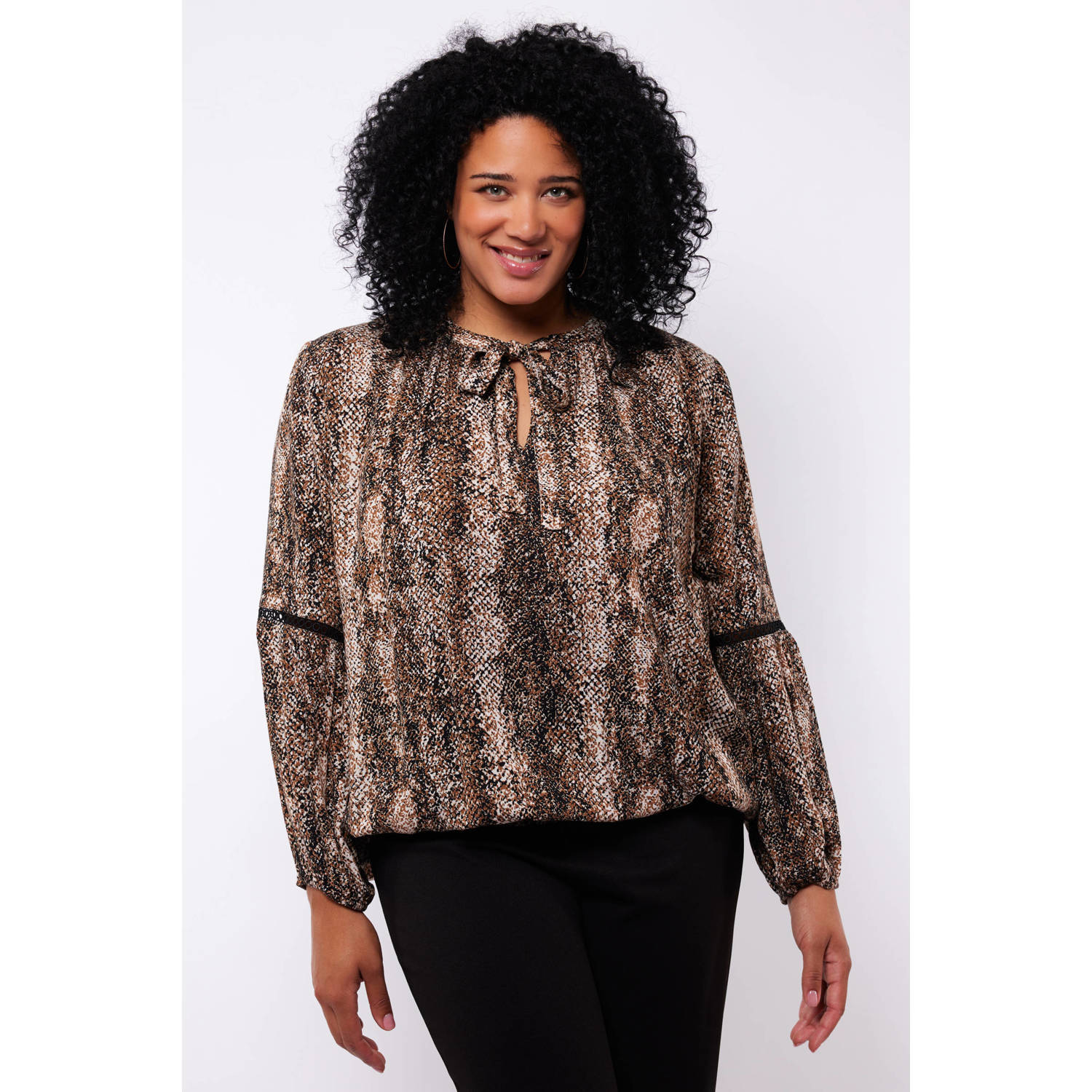 Exxcellent top Amy met all over print multi