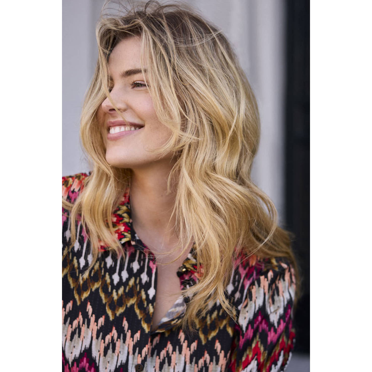 Tramontana blouse Winter Festival met all over print roodbruin oranje