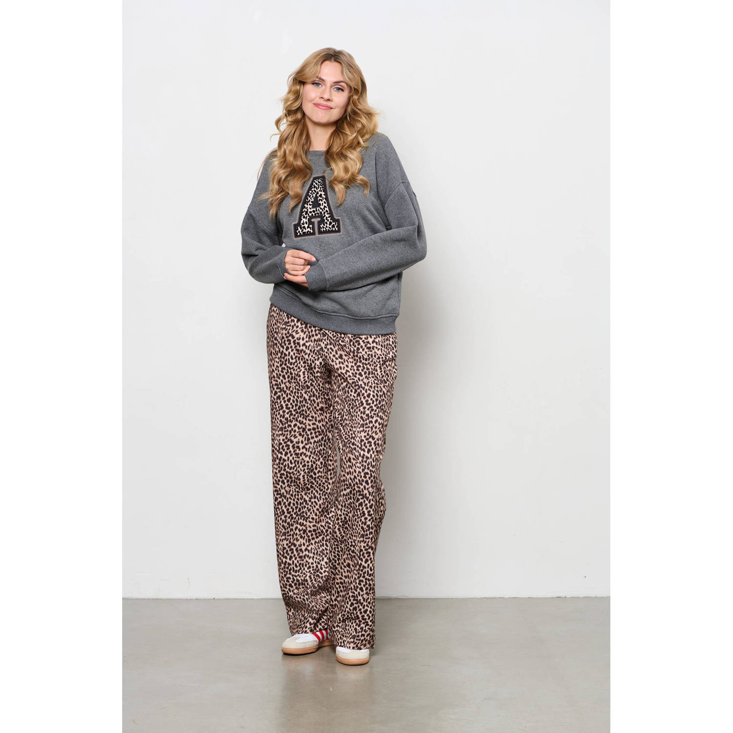 &Co Woman Grijze Sanna Sweater met Artwork Gray Dames