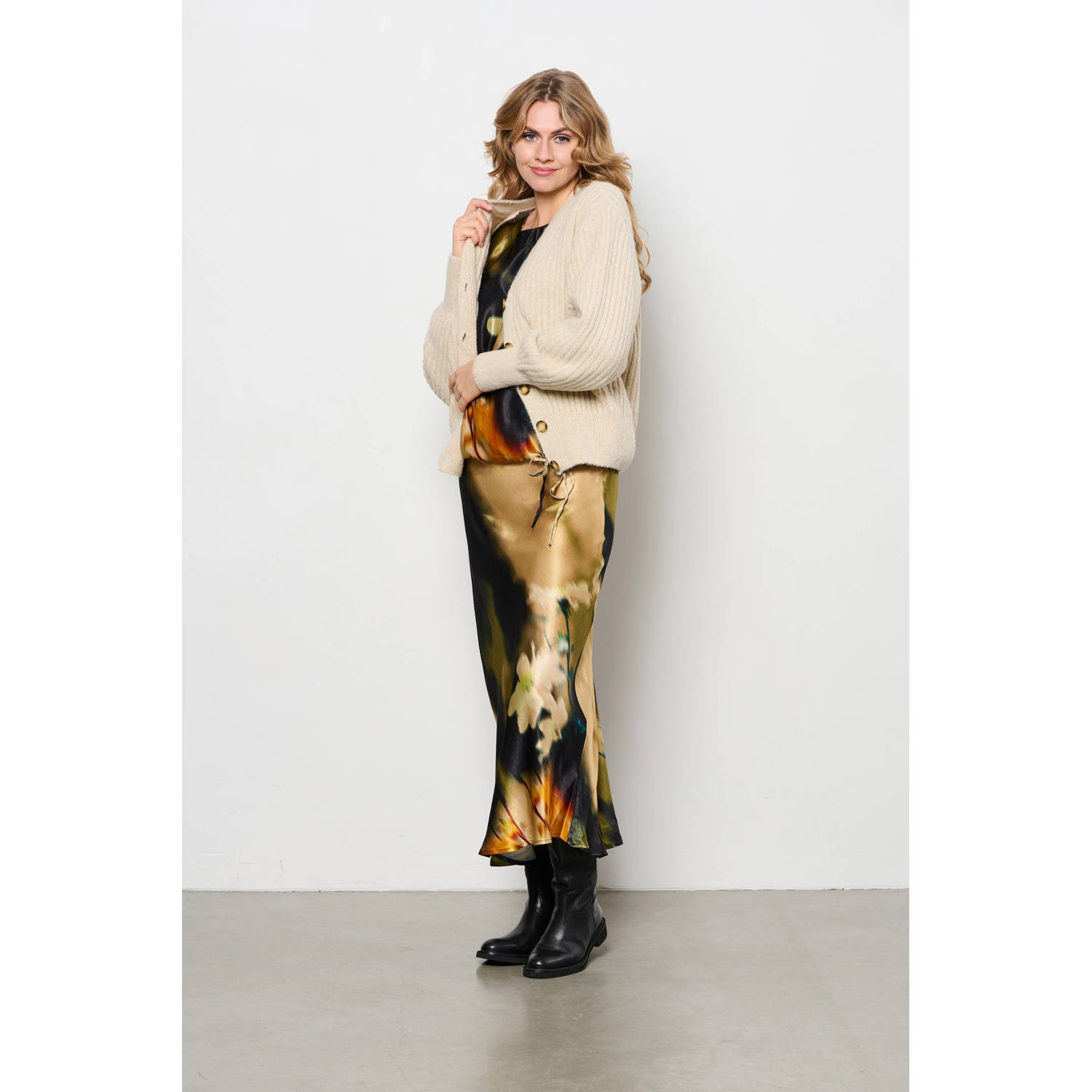 &Co Woman satijnen maxi rok zwart