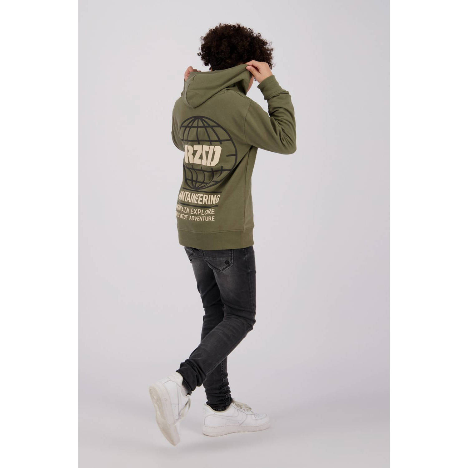 Raizzed hoodie Nulato met backprint armygroen