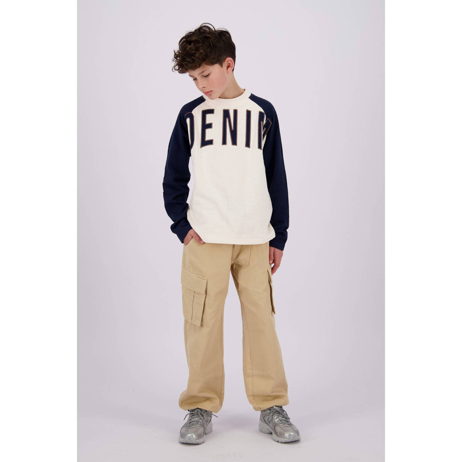 Vingino longsleeve Jeveno met printopdruk offwhite donkerblauw