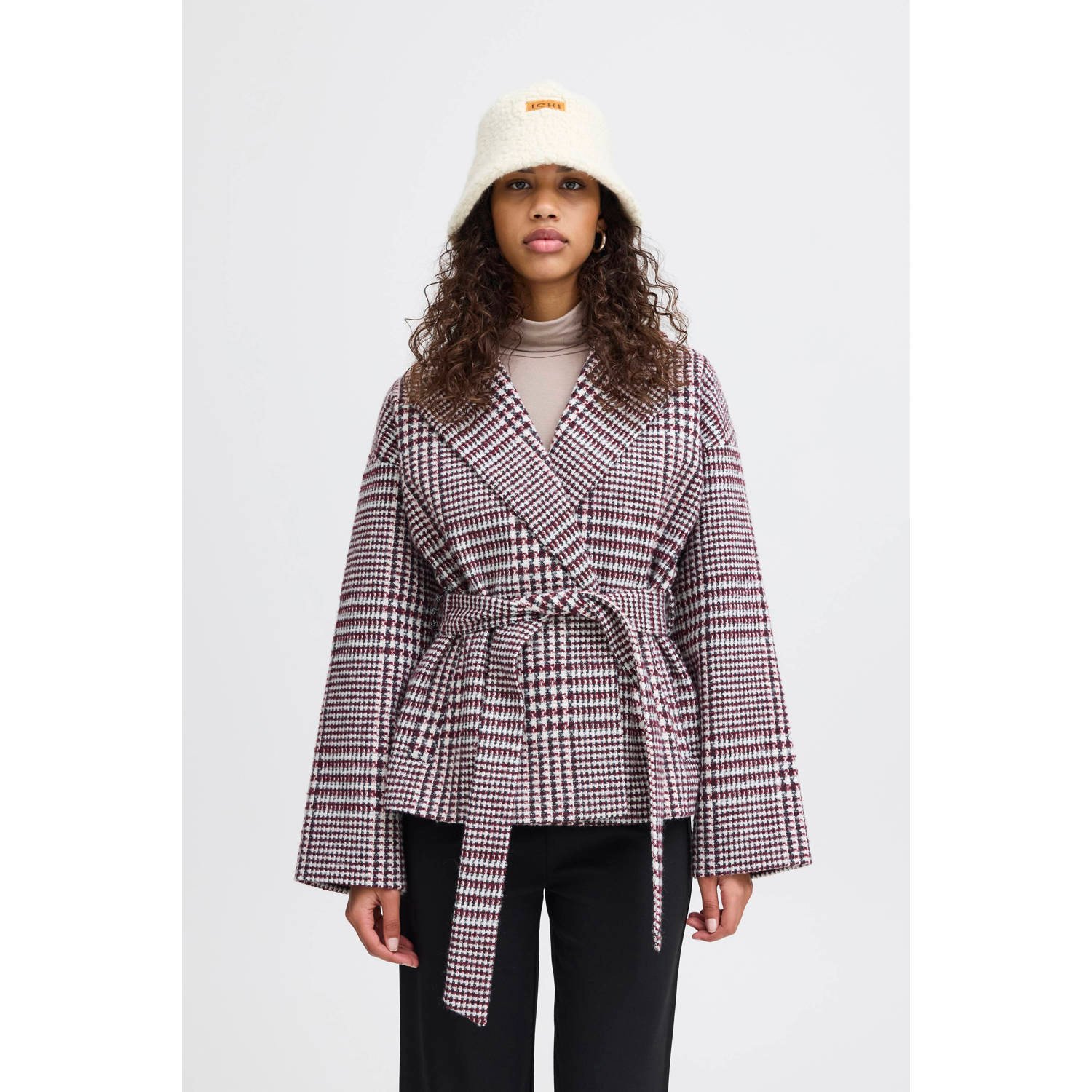 ICHI bucket hat met teddy IAJOVANNI ecru