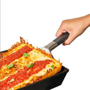 thumbnail: Ooni  spatel voor pizzapan Detroit Style