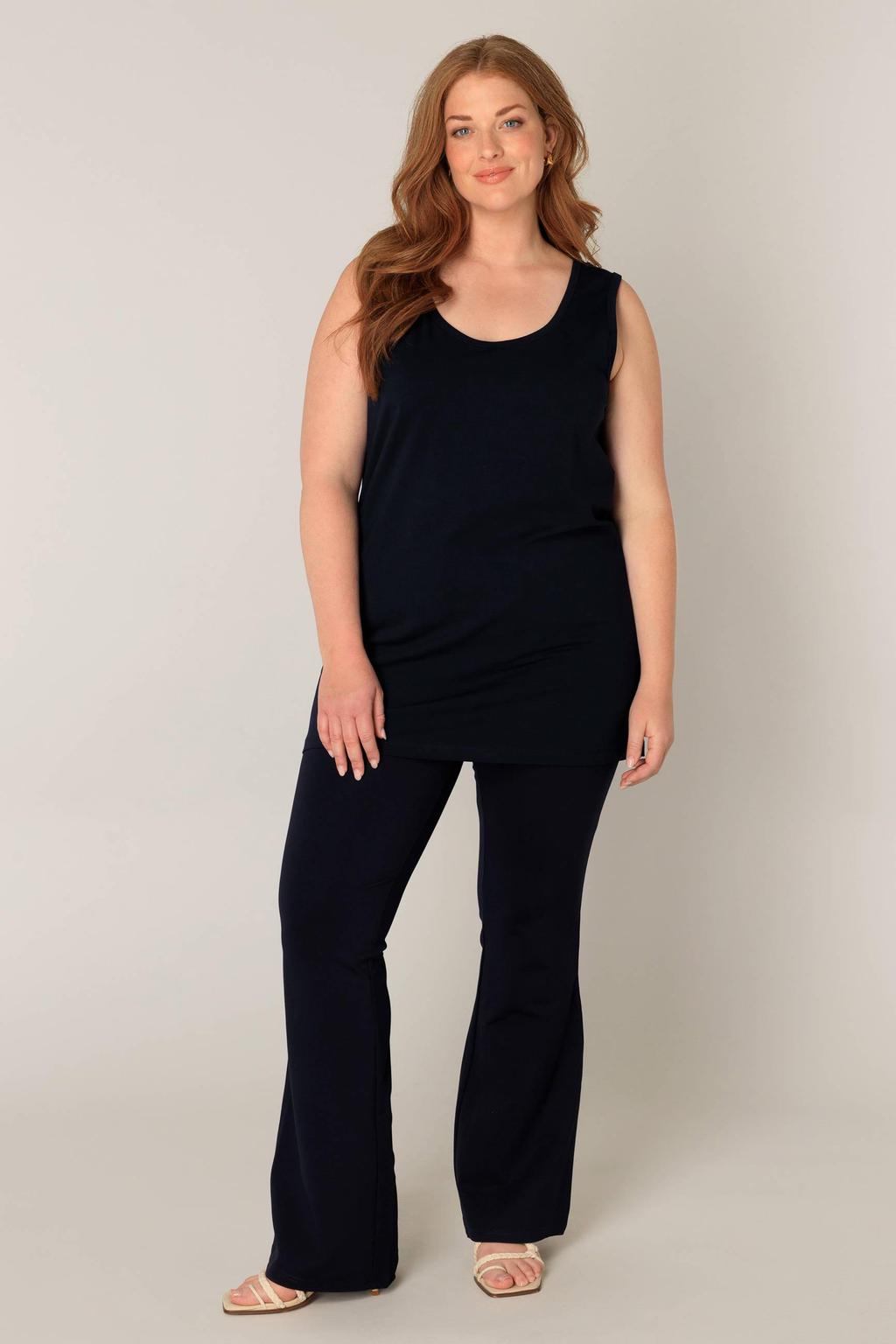 Base Level Curvy lang singlet donkerblauw