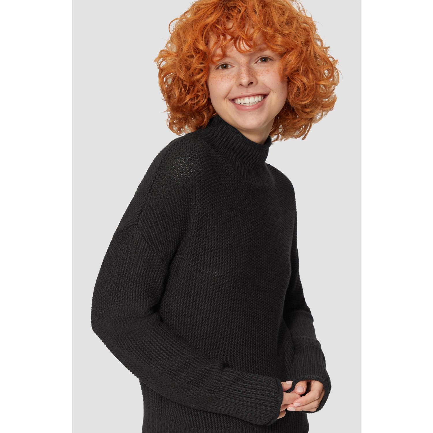 Q S designed by Gebreide trui met een ribcol