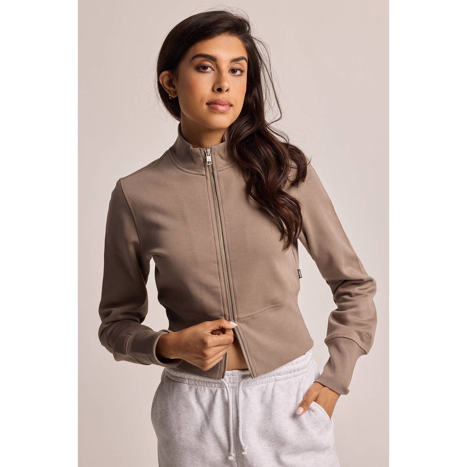 America Today vest taupe