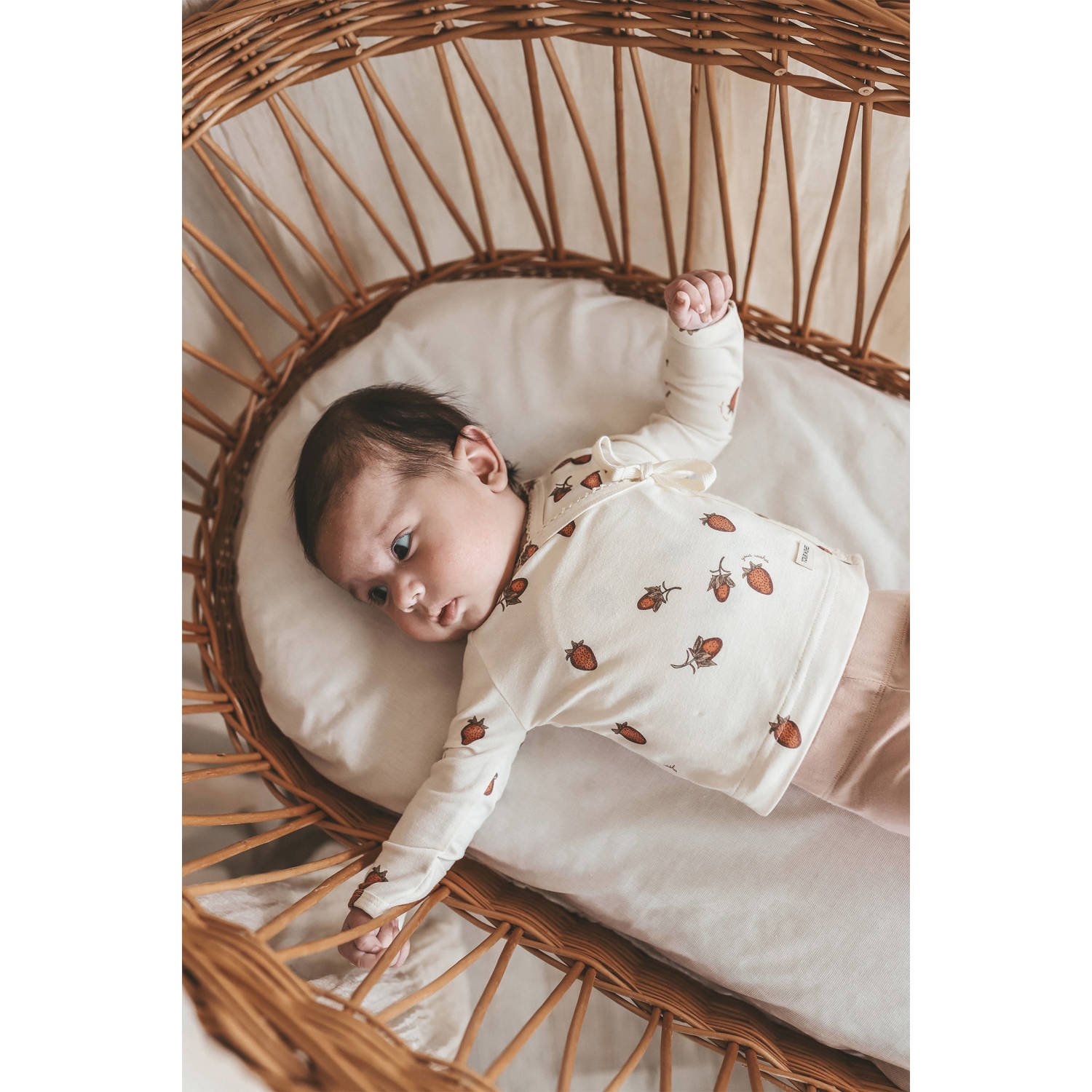 Your Wishes baby longsleeve met all over print en overslag detail wit rood