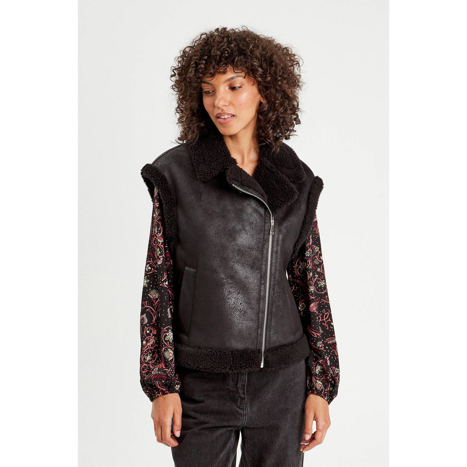 Cache imitatieleren gilet zwart