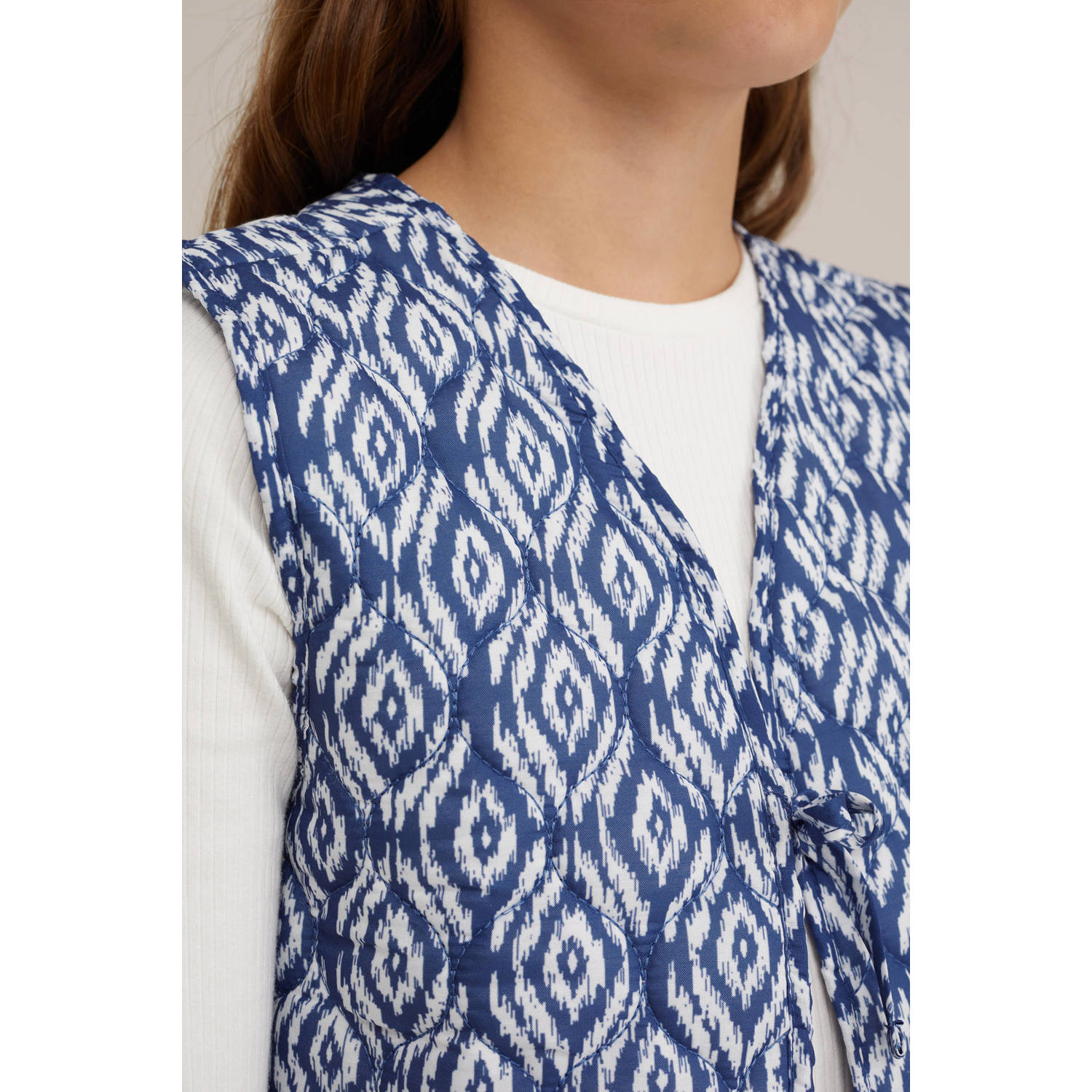 WE Fashion gilet met all over print blauw wit