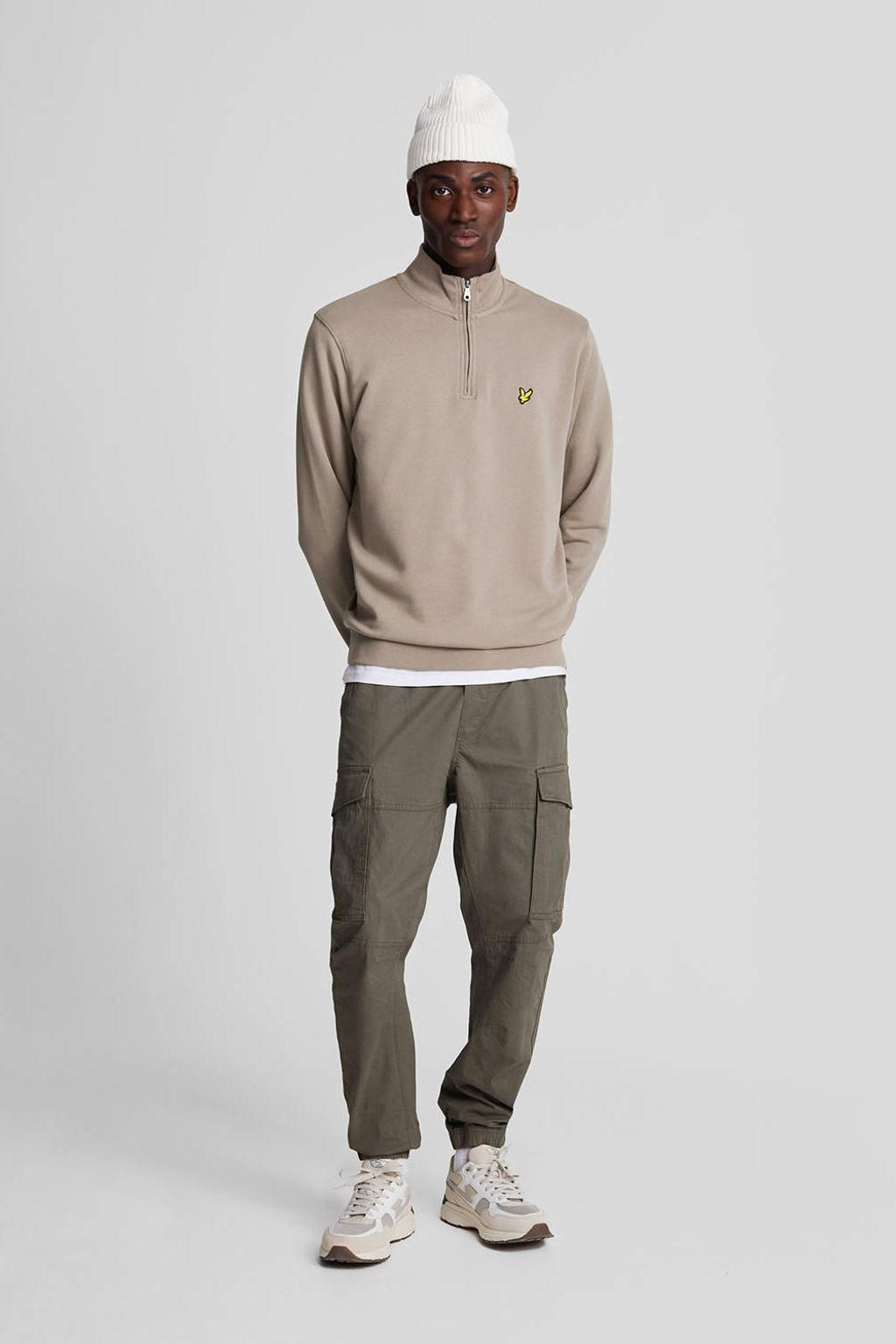 Taupe heren Lyle & Scott wol gebreide trui met effen, lange mouwen, opstaande kraag en halve rits