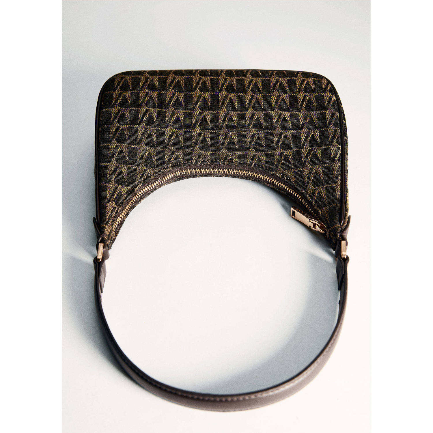 Mango schoudertas met all over print bruin