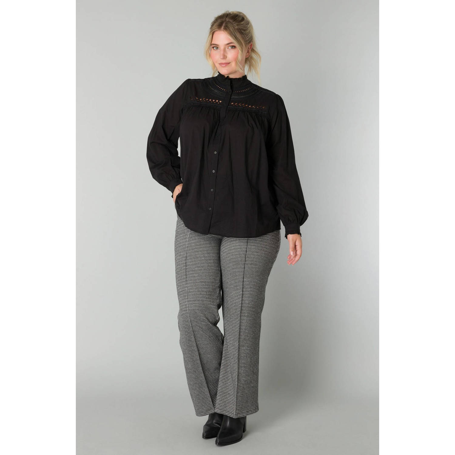 Yesta blouse zwart