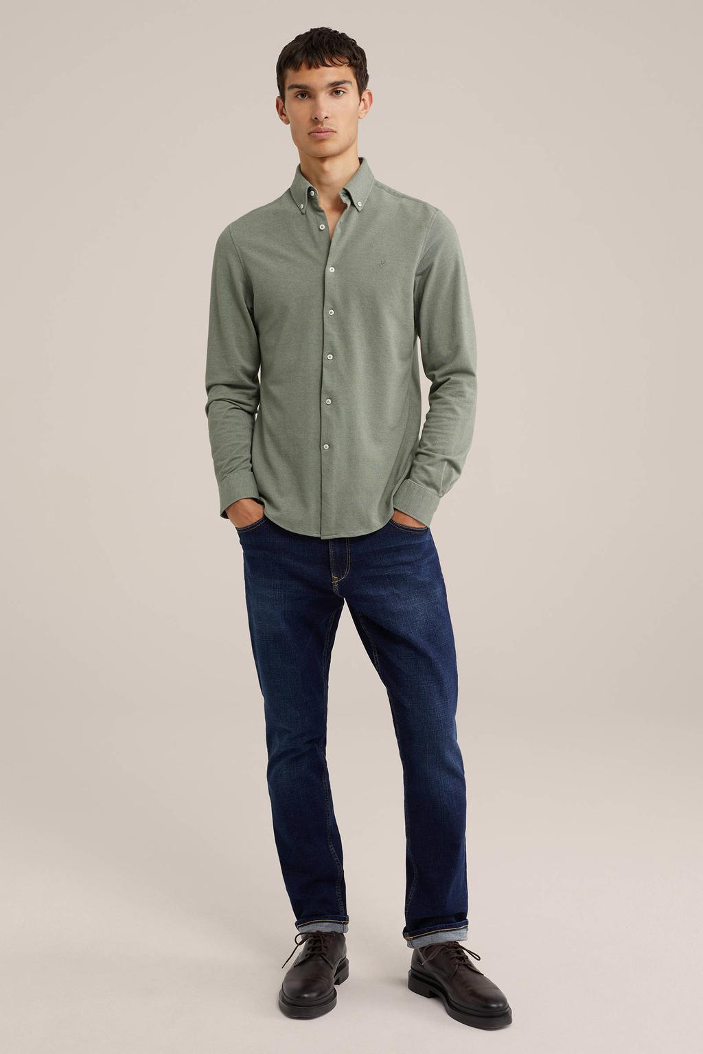 Lichtgroene heren WE Fashion slim fit overhemd Saro van katoen met effen, lange mouwen en button down sluiting